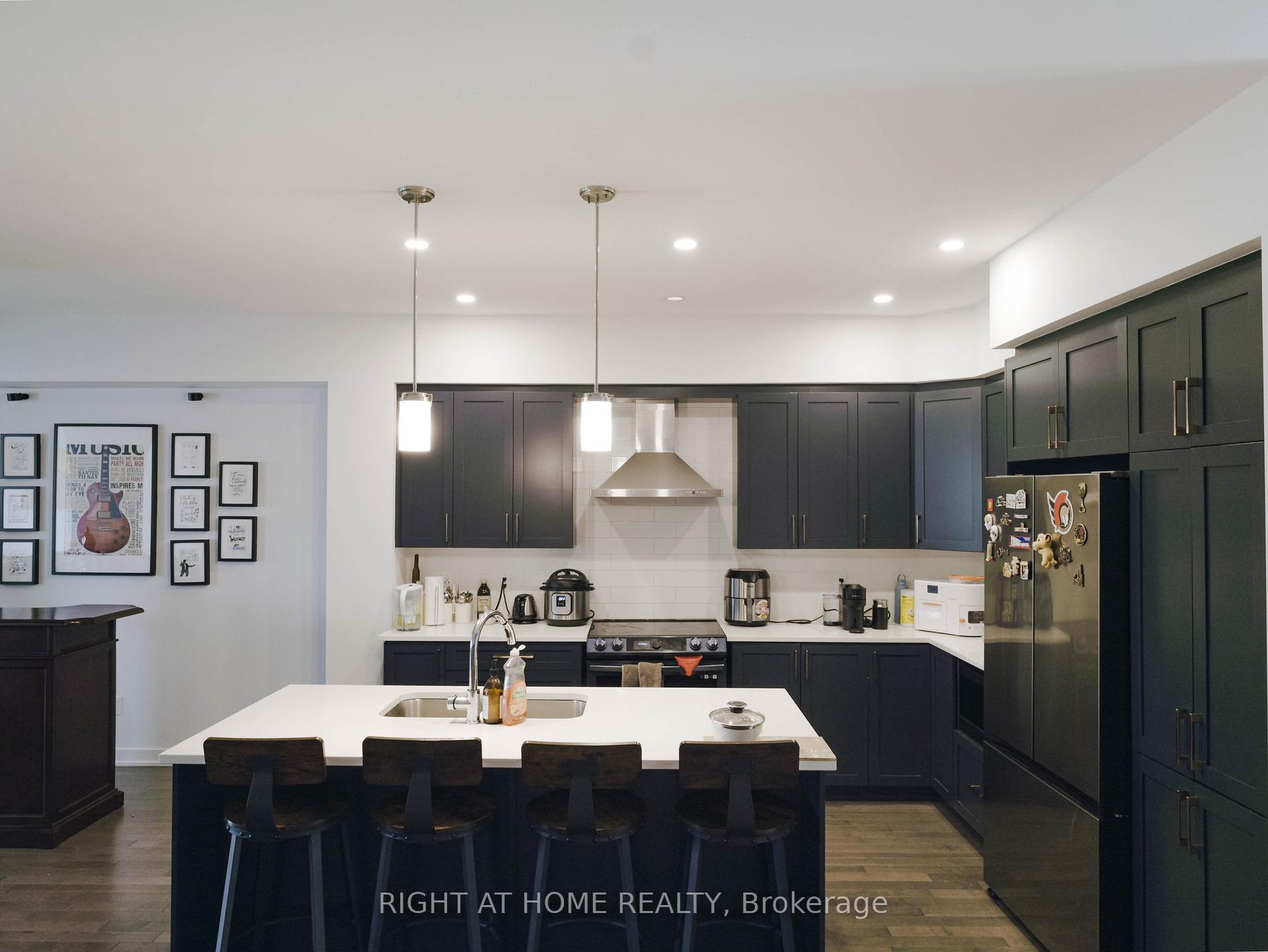 Photo 4 of 149 Wabikon Crescent, Ottawa, Blossom Park/Kemp Park/Findlay Creek — HOMEH