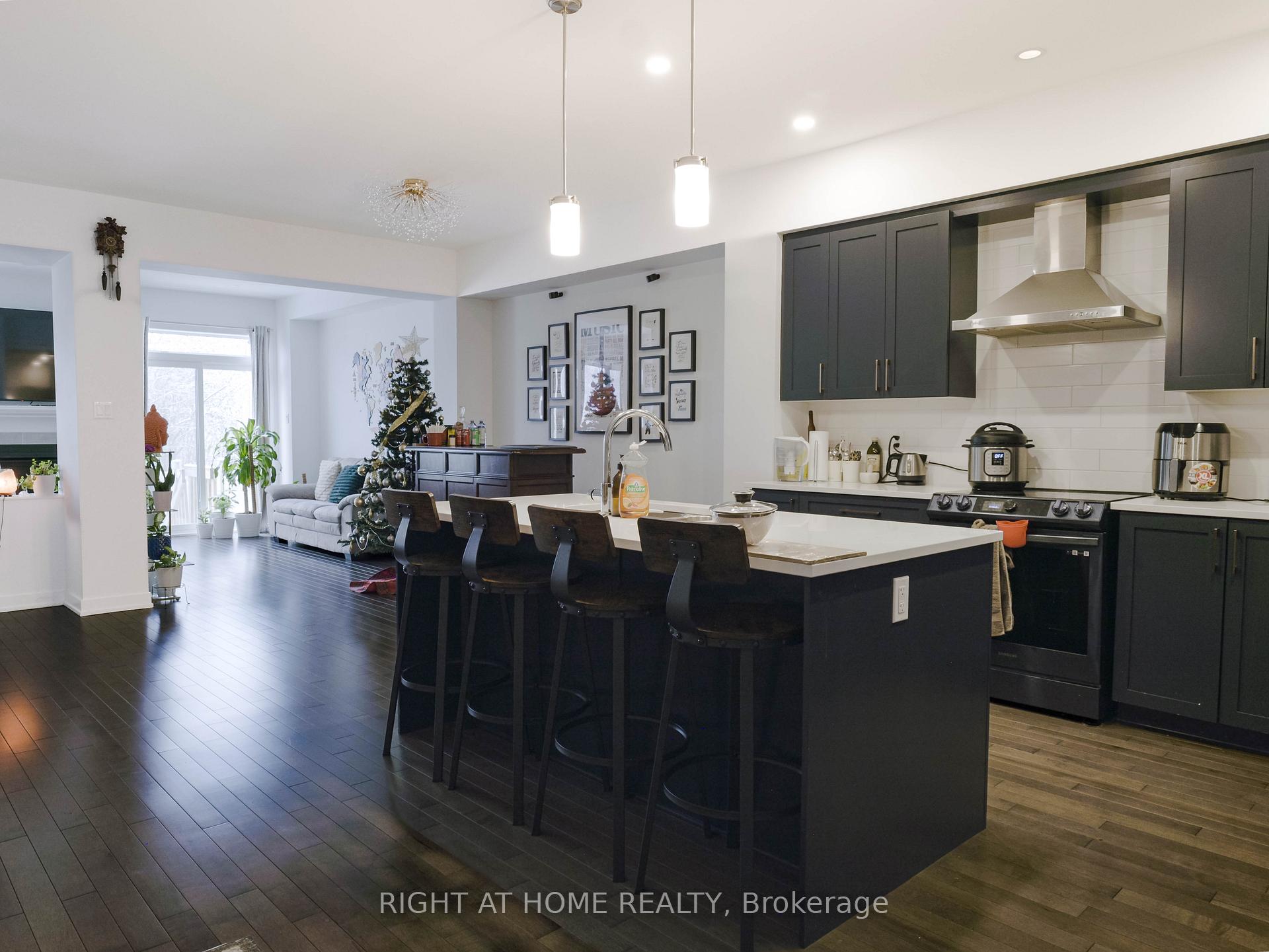 Photo 8 of 149 Wabikon Crescent, Ottawa, Blossom Park/Kemp Park/Findlay Creek — HOMEH
