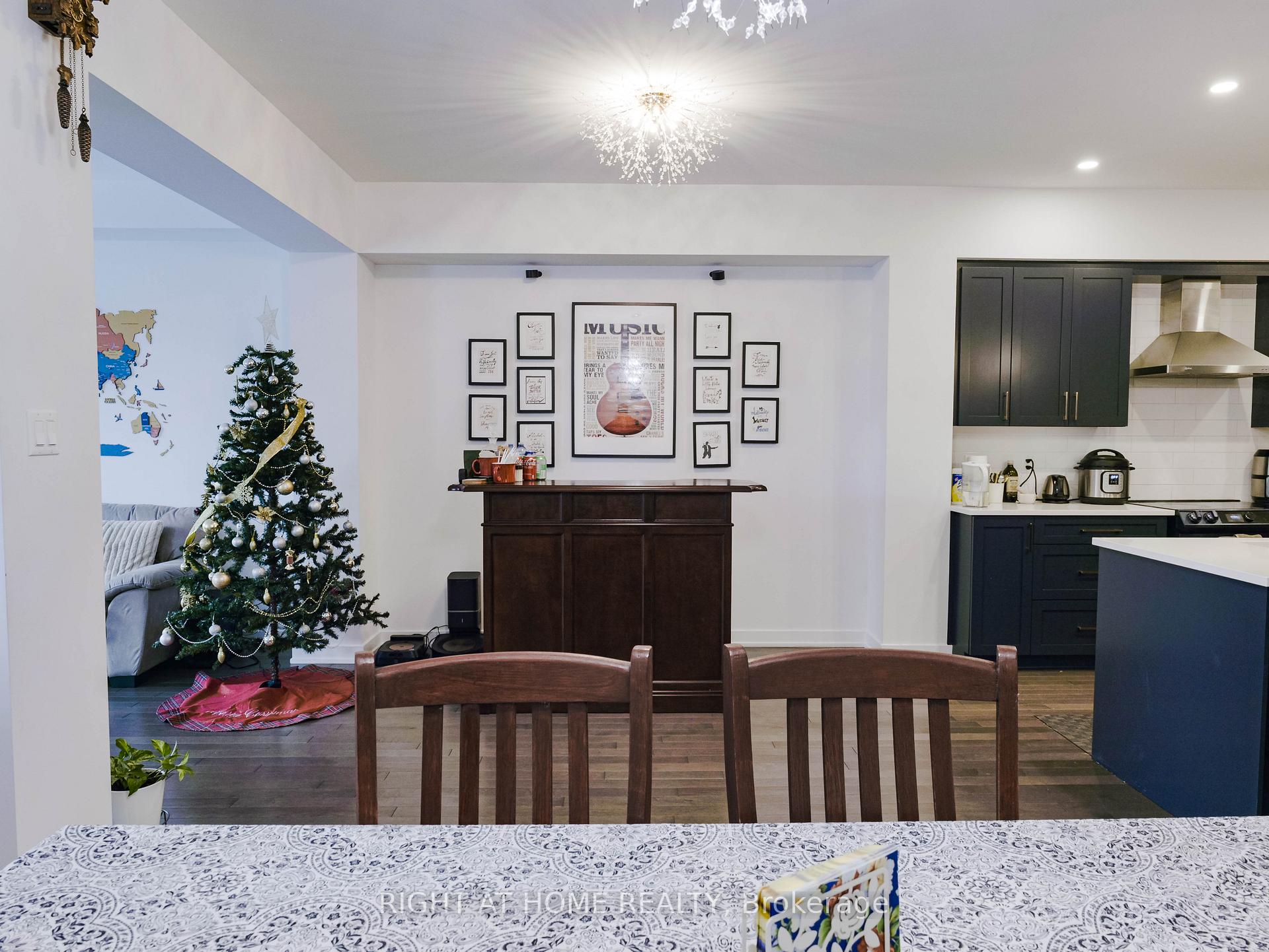 Photo 9 of 149 Wabikon Crescent, Ottawa, Blossom Park/Kemp Park/Findlay Creek — HOMEH