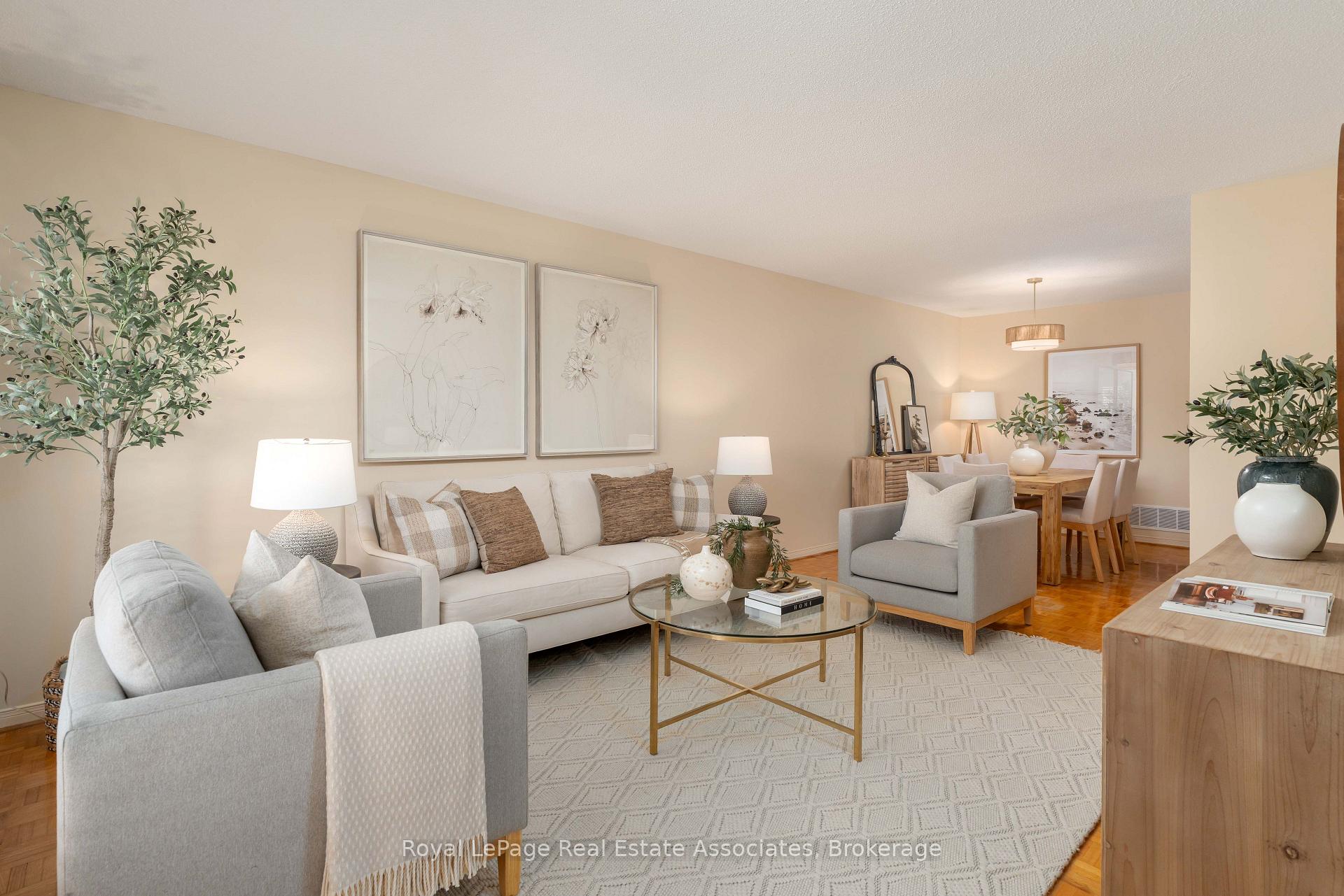 Photo 2 of 7 Capstan Court, North York, Glenfield-Jane Heights — HOMEH
