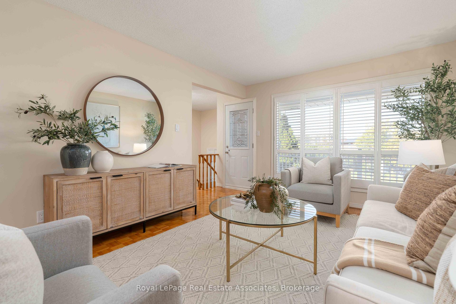 Photo 7 of 7 Capstan Court, North York, Glenfield-Jane Heights — HOMEH