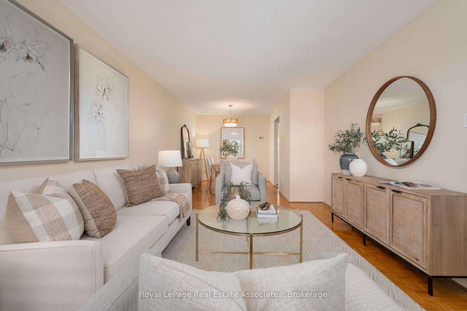Photo 9 of 7 Capstan Court, North York, Glenfield-Jane Heights — HOMEH
