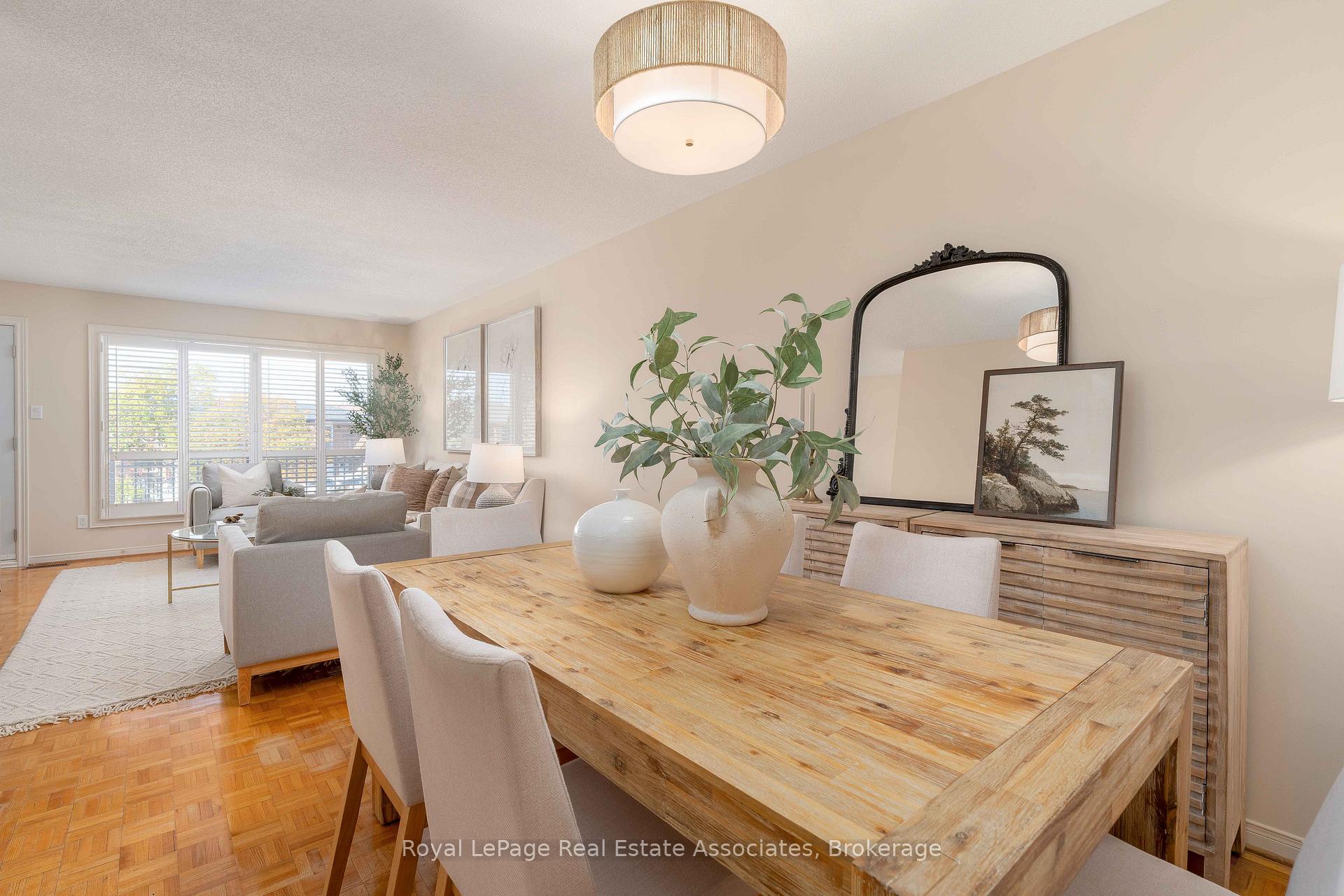 Photo 10 of 7 Capstan Court, North York, Glenfield-Jane Heights — HOMEH