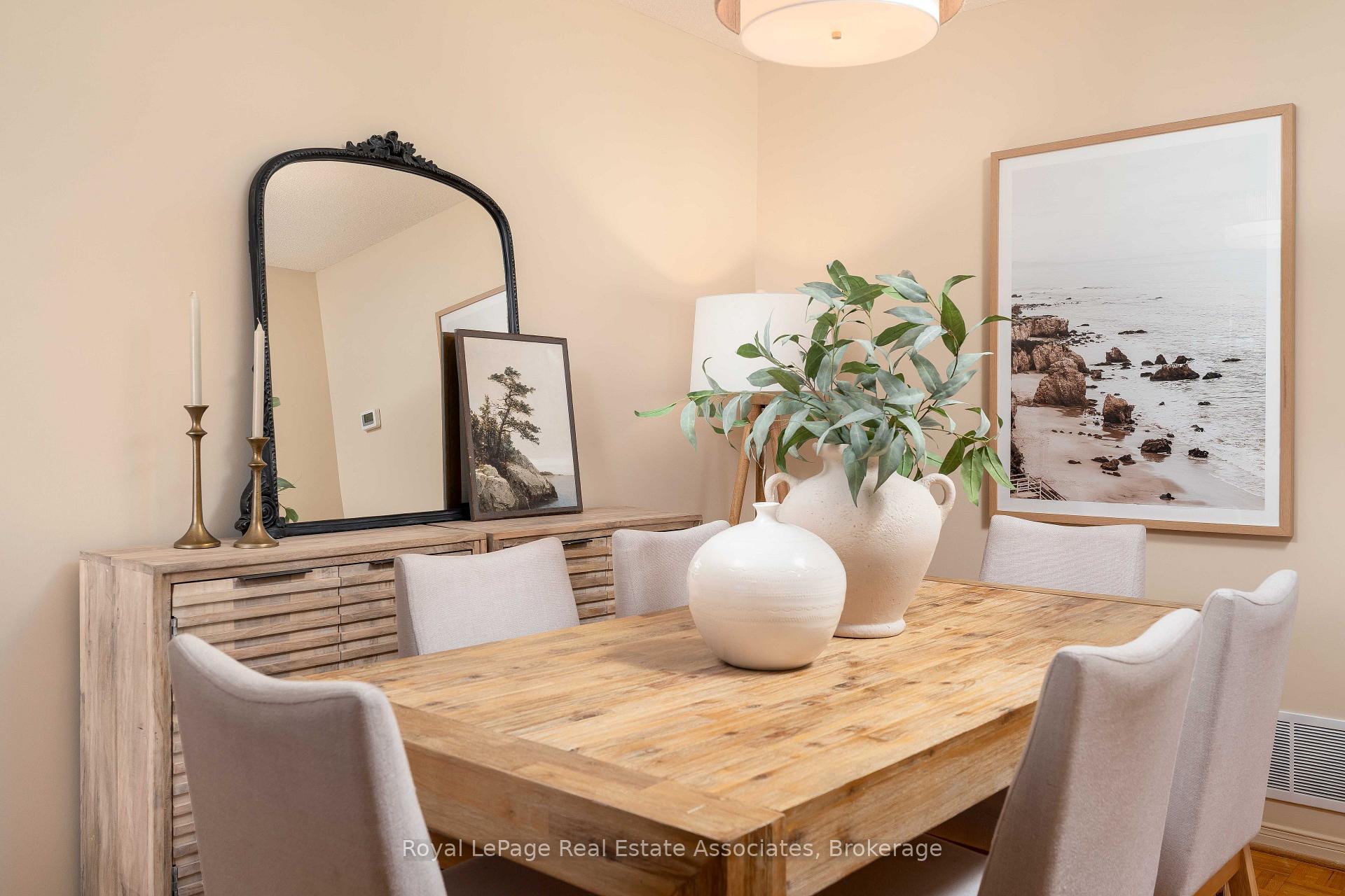 Photo 12 of 7 Capstan Court, North York, Glenfield-Jane Heights — HOMEH