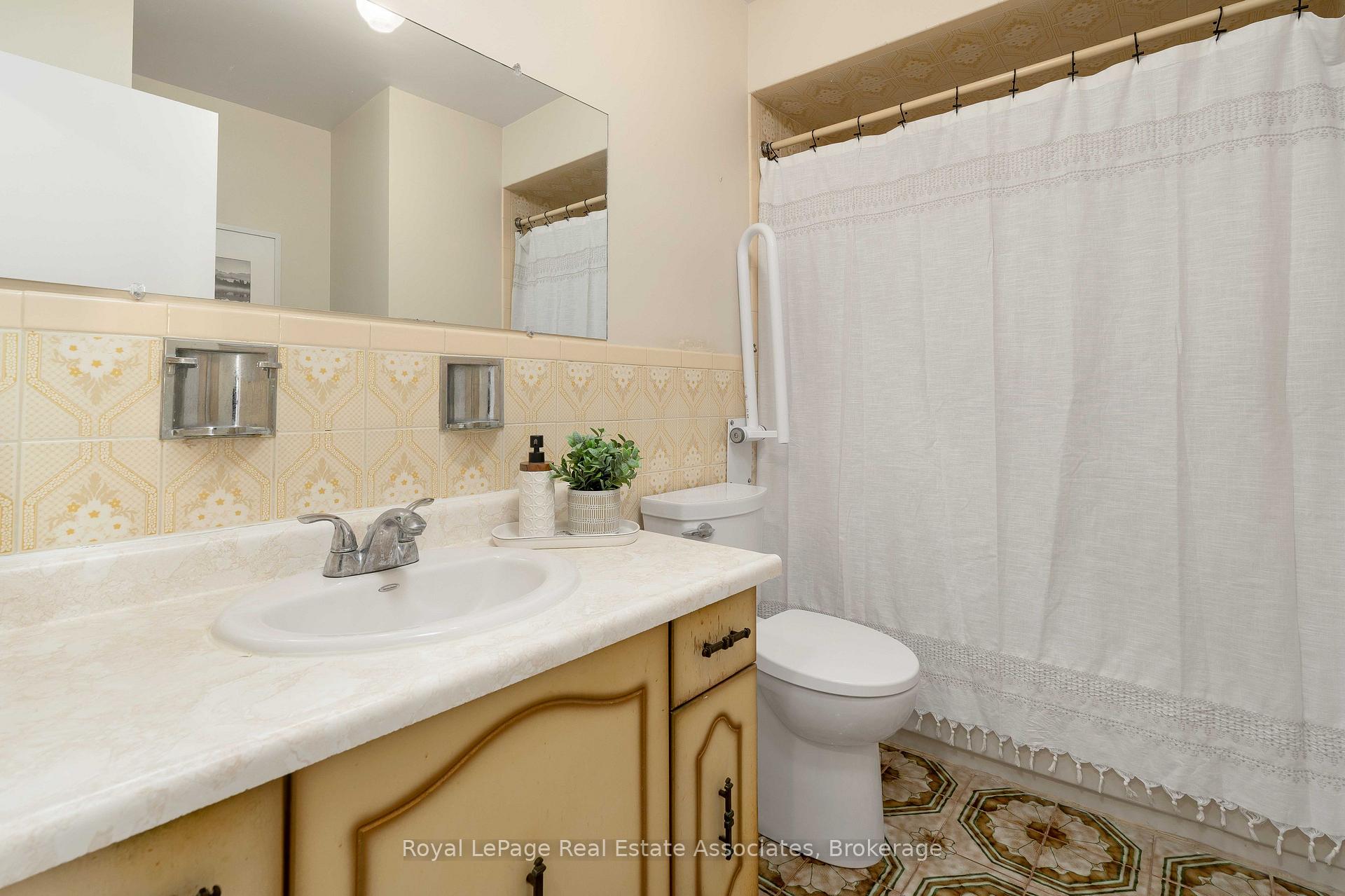 Photo 27 of 7 Capstan Court, North York, Glenfield-Jane Heights — HOMEH