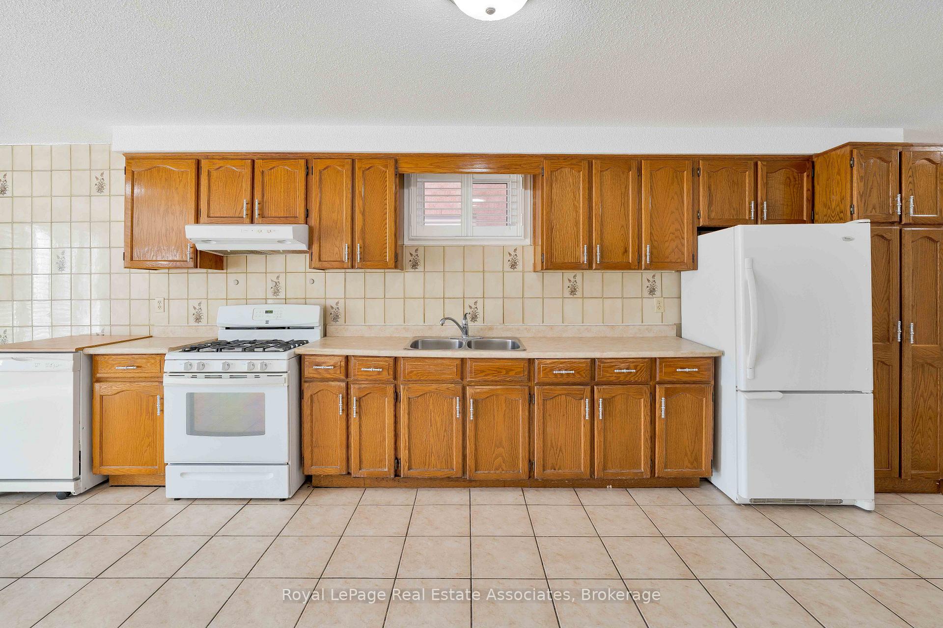 Photo 33 of 7 Capstan Court, North York, Glenfield-Jane Heights — HOMEH