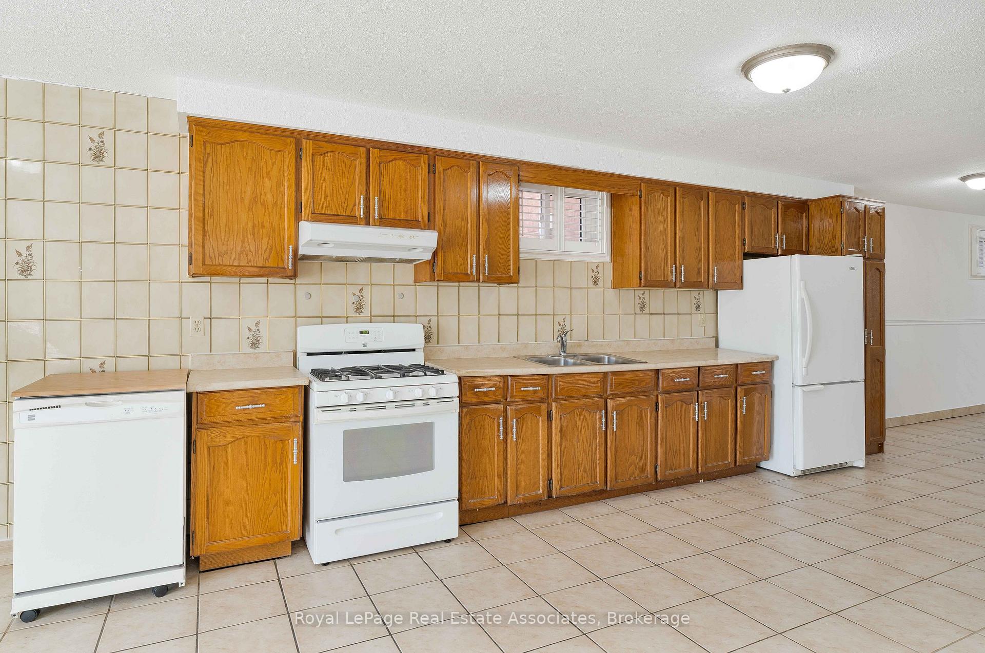 Photo 34 of 7 Capstan Court, North York, Glenfield-Jane Heights — HOMEH
