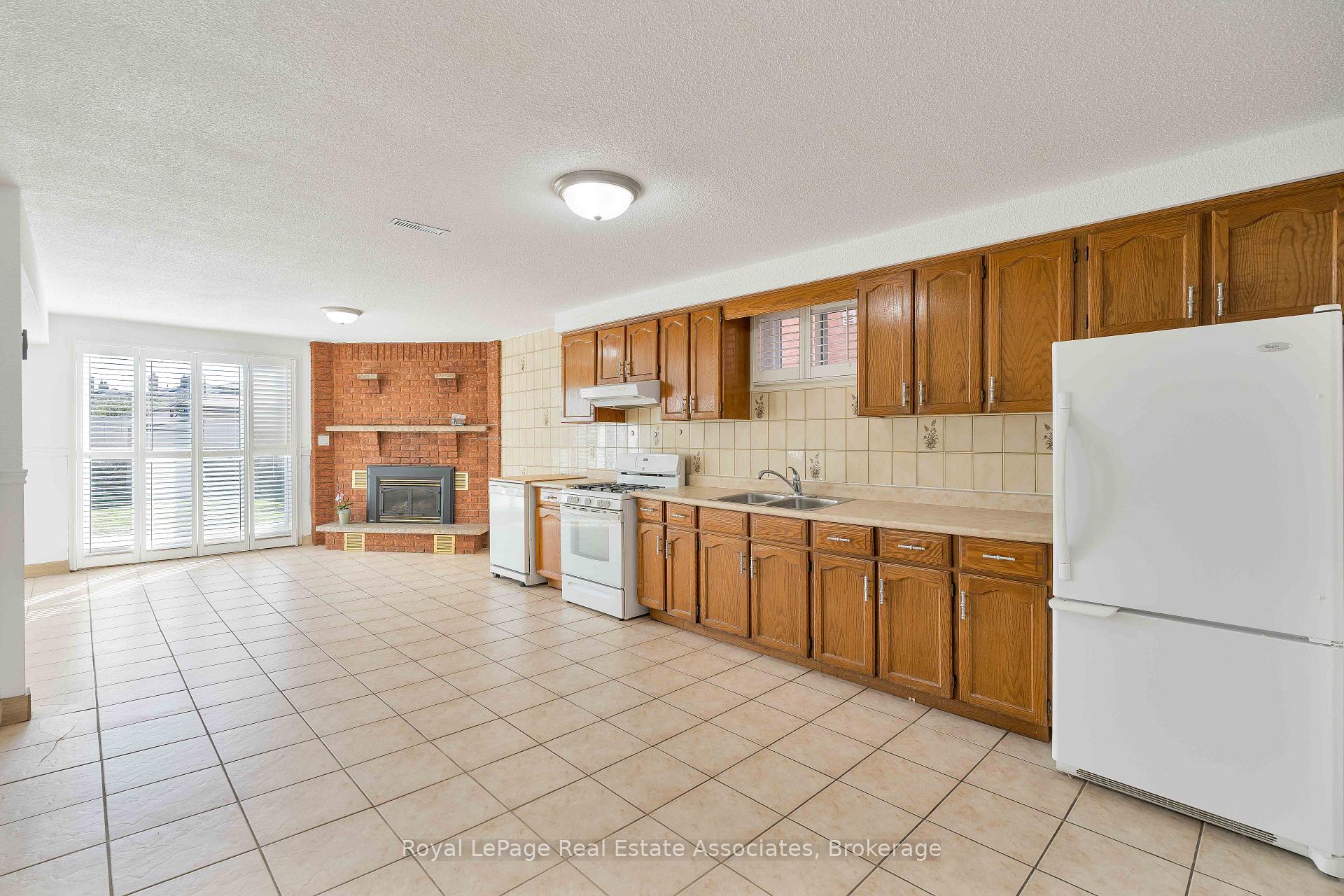 Photo 37 of 7 Capstan Court, North York, Glenfield-Jane Heights — HOMEH