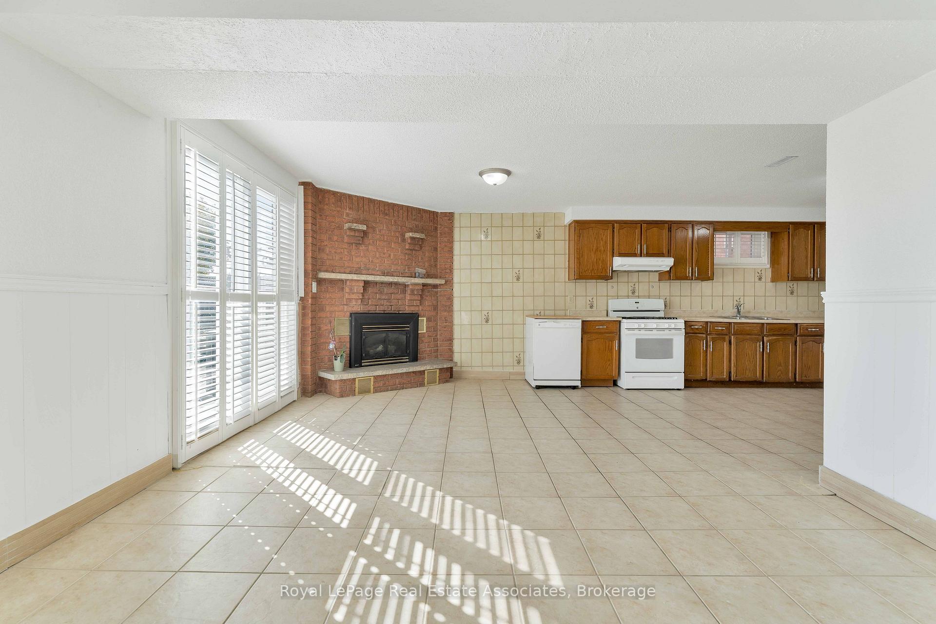 Photo 40 of 7 Capstan Court, North York, Glenfield-Jane Heights — HOMEH