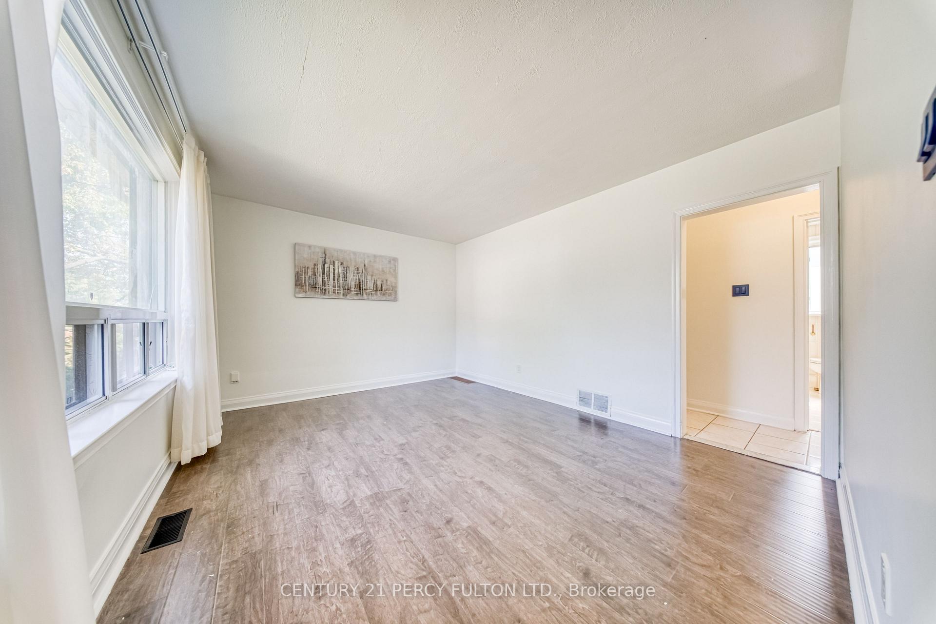 Photo 4 of 109 Norton Avenue, North York, Willowdale East — HOMEH