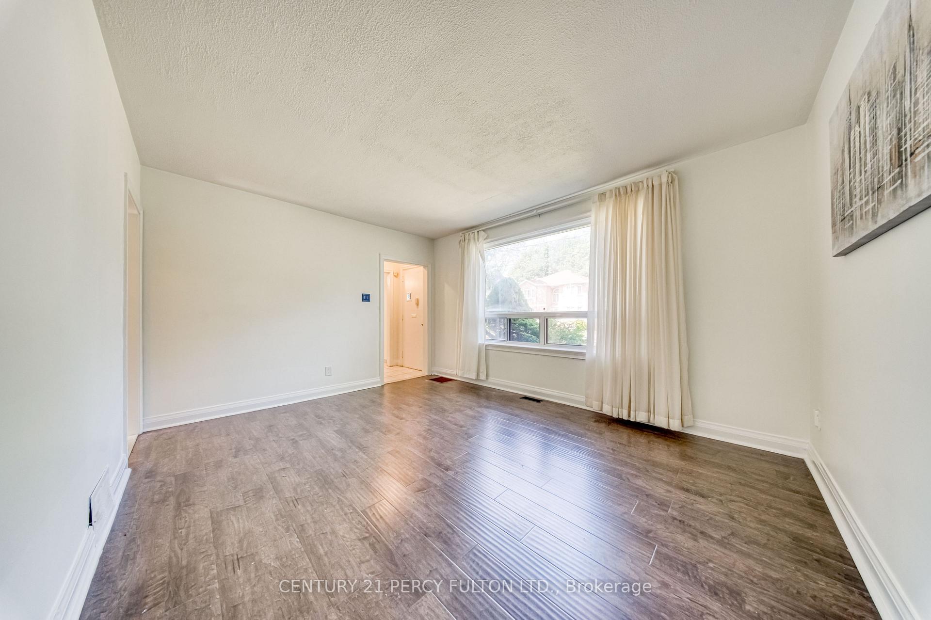 Photo 6 of 109 Norton Avenue, North York, Willowdale East — HOMEH