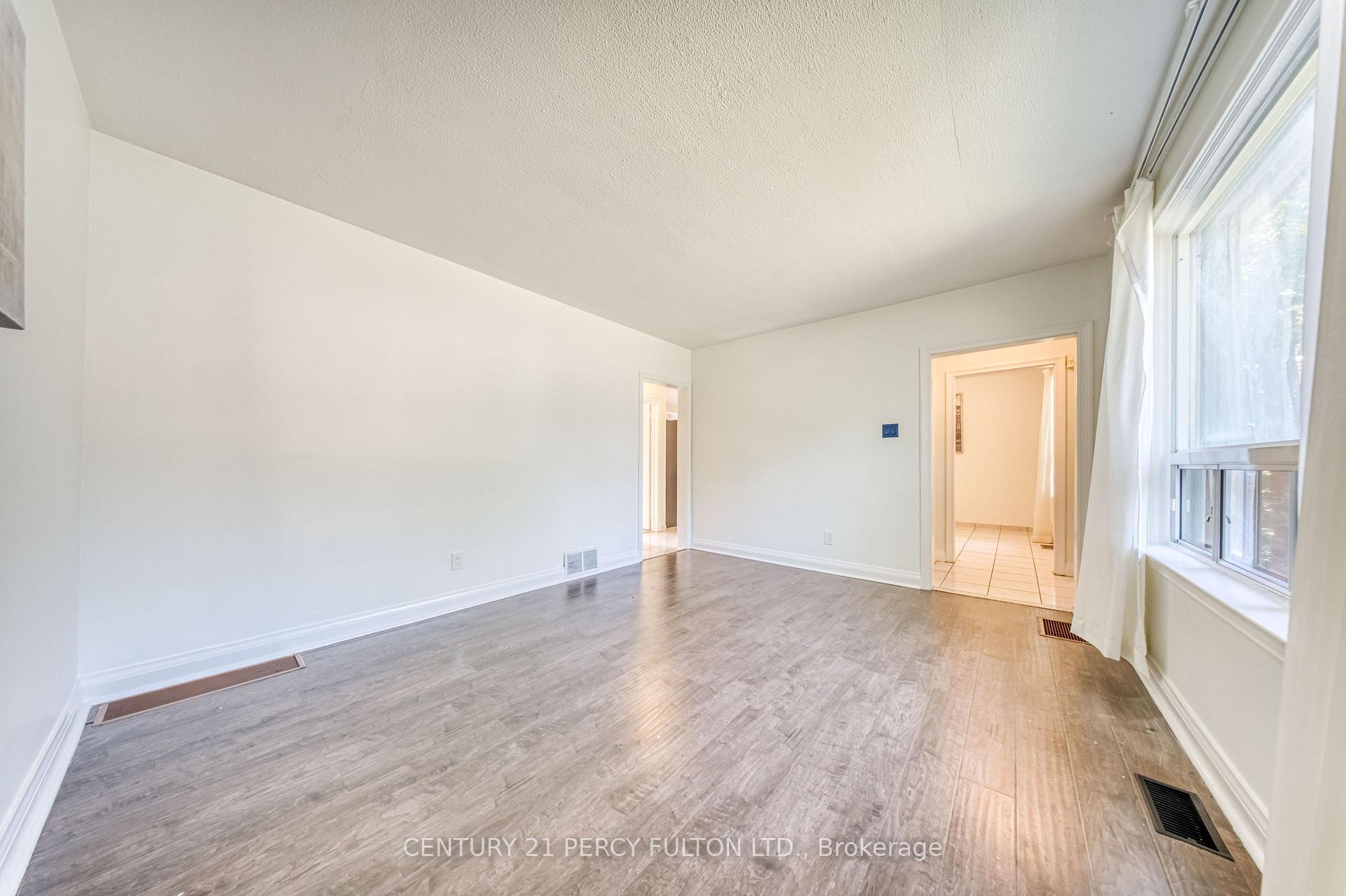 Photo 7 of 109 Norton Avenue, North York, Willowdale East — HOMEH