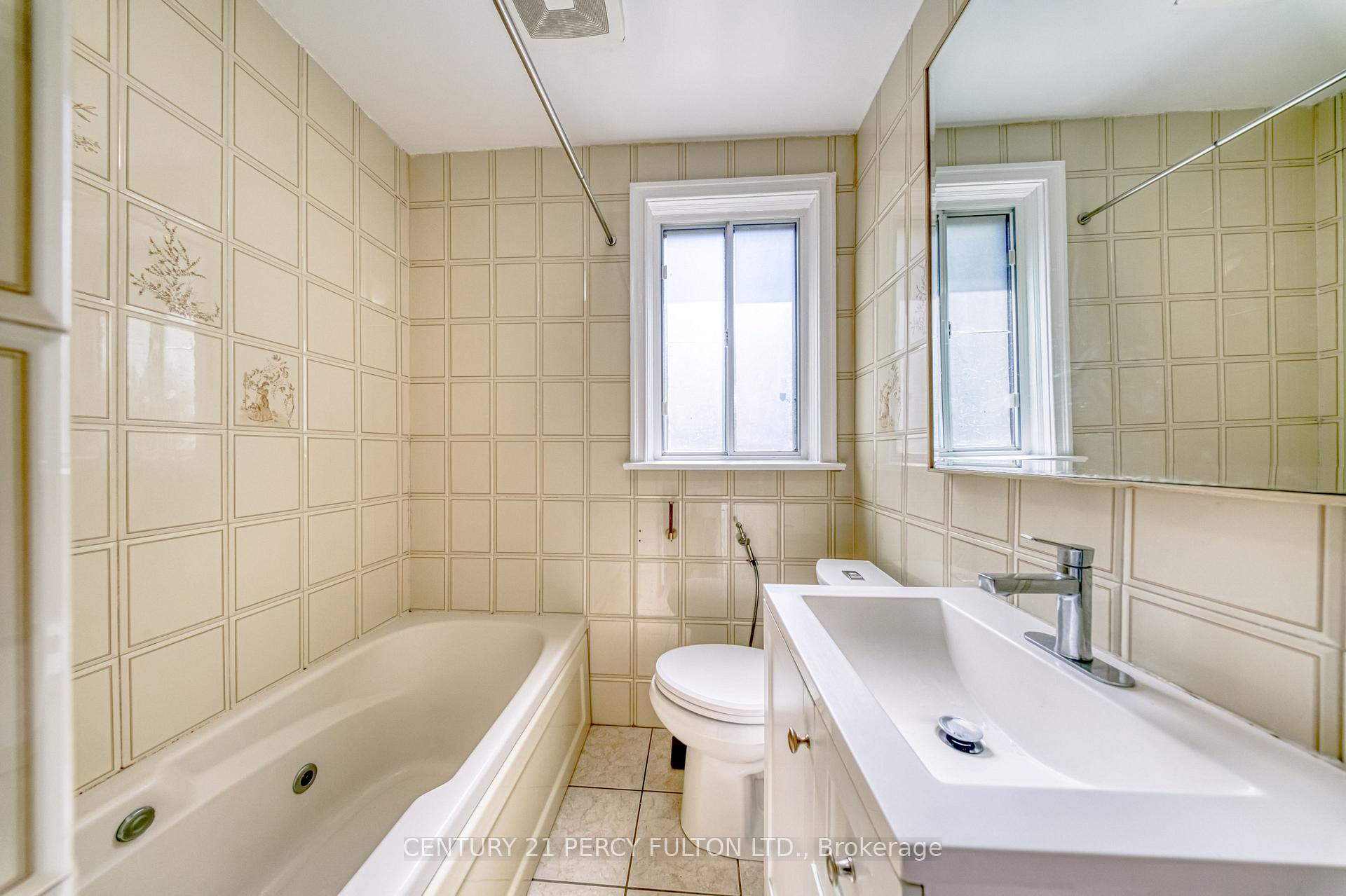 Photo 18 of 109 Norton Avenue, North York, Willowdale East — HOMEH