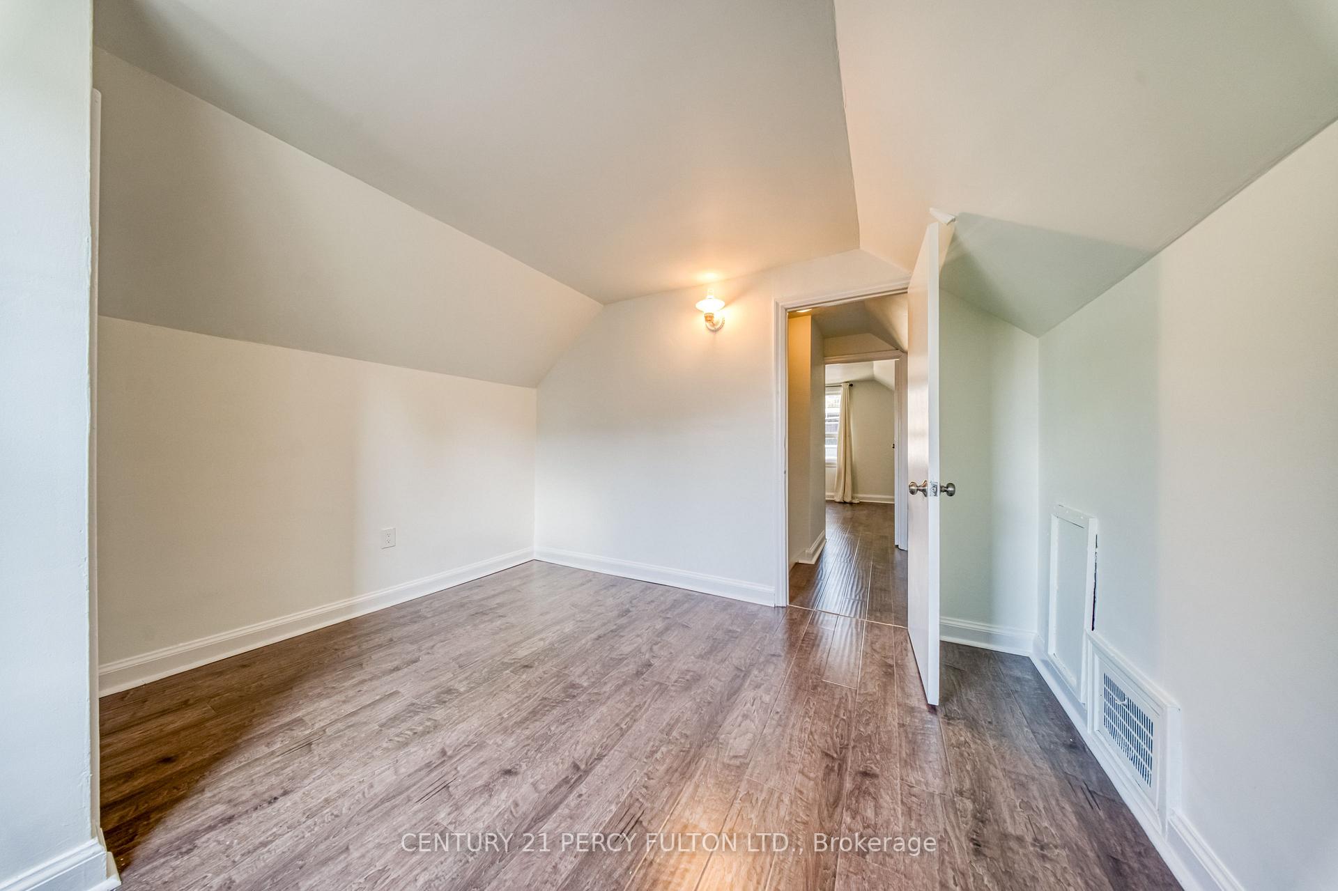 Photo 21 of 109 Norton Avenue, North York, Willowdale East — HOMEH