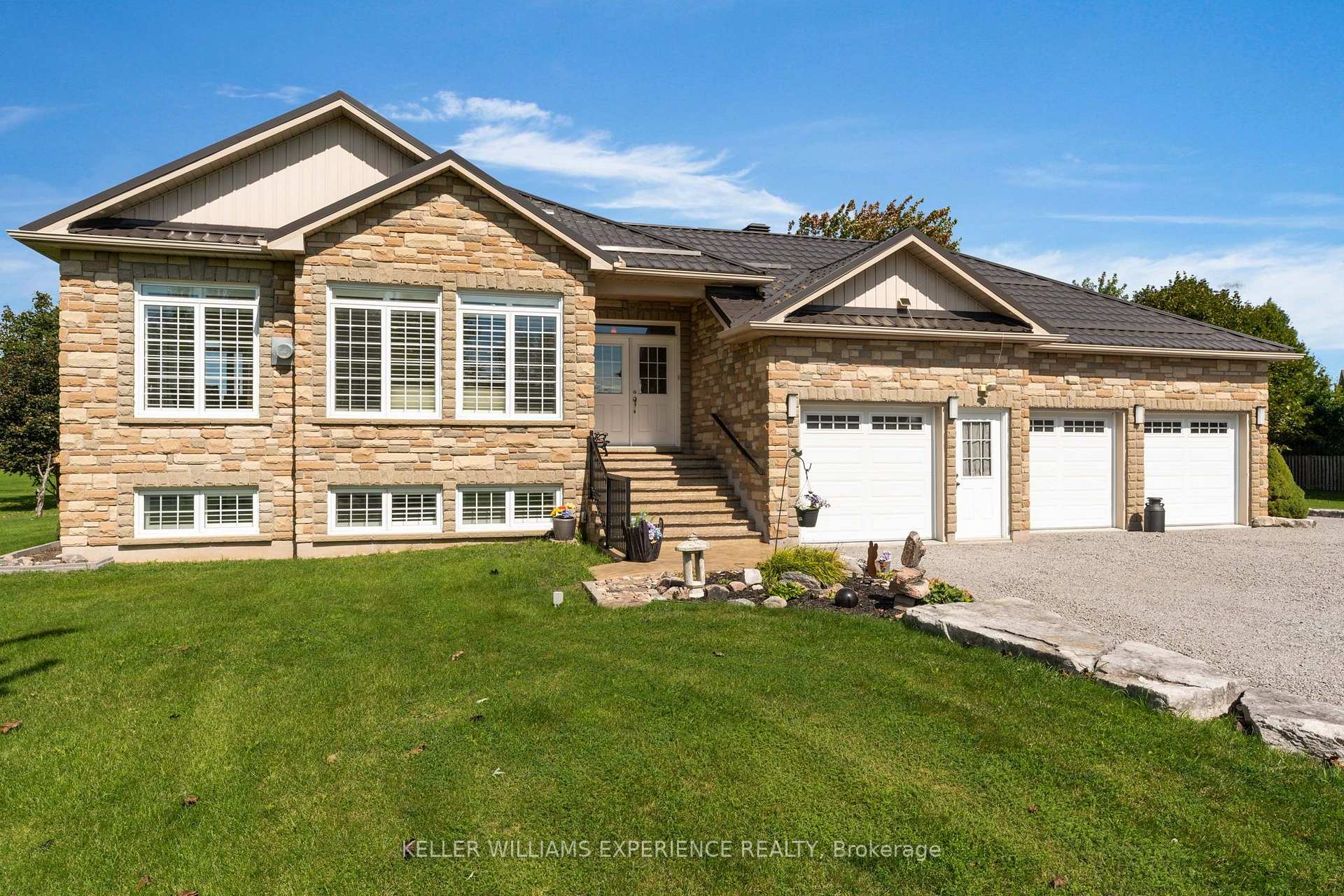 Front of 2884 Sunnydale Lane