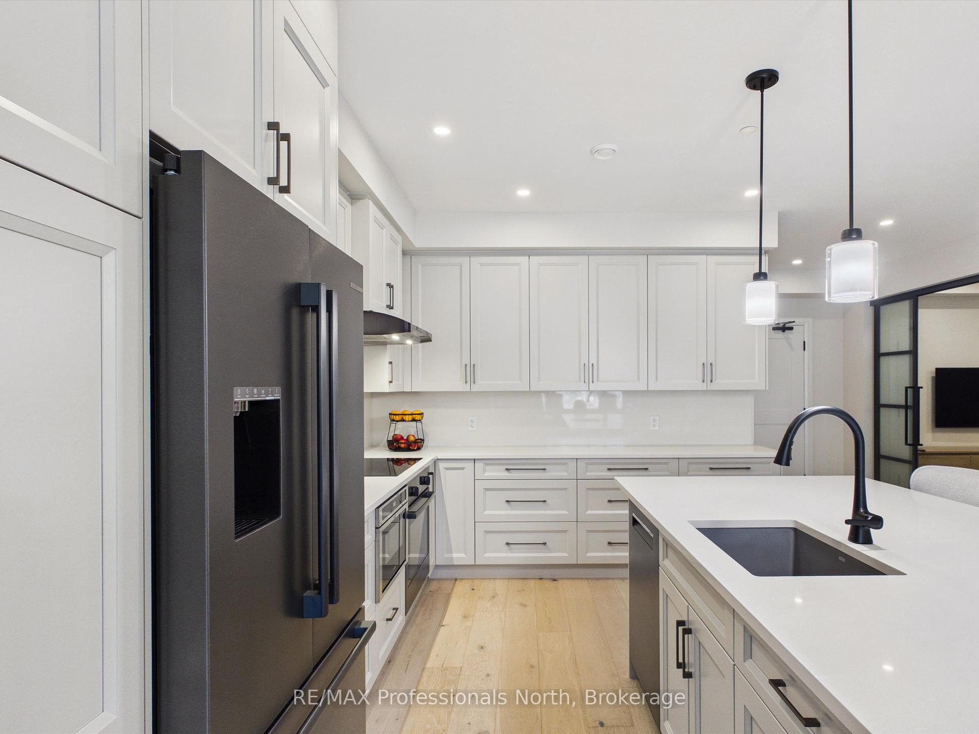 Photo 10 of Unit 402, 200 Anglo Street, Bracebridge — HOMEH