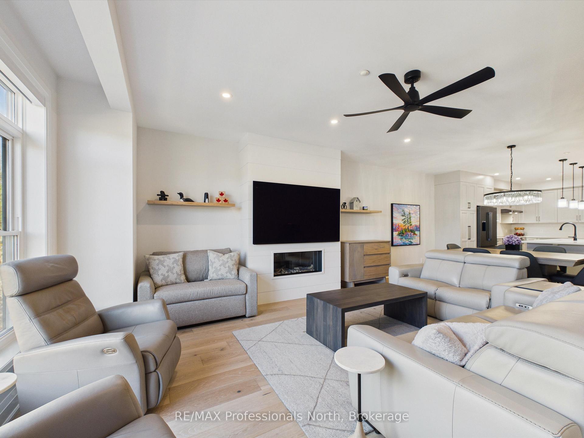 Photo 16 of Unit 402, 200 Anglo Street, Bracebridge — HOMEH