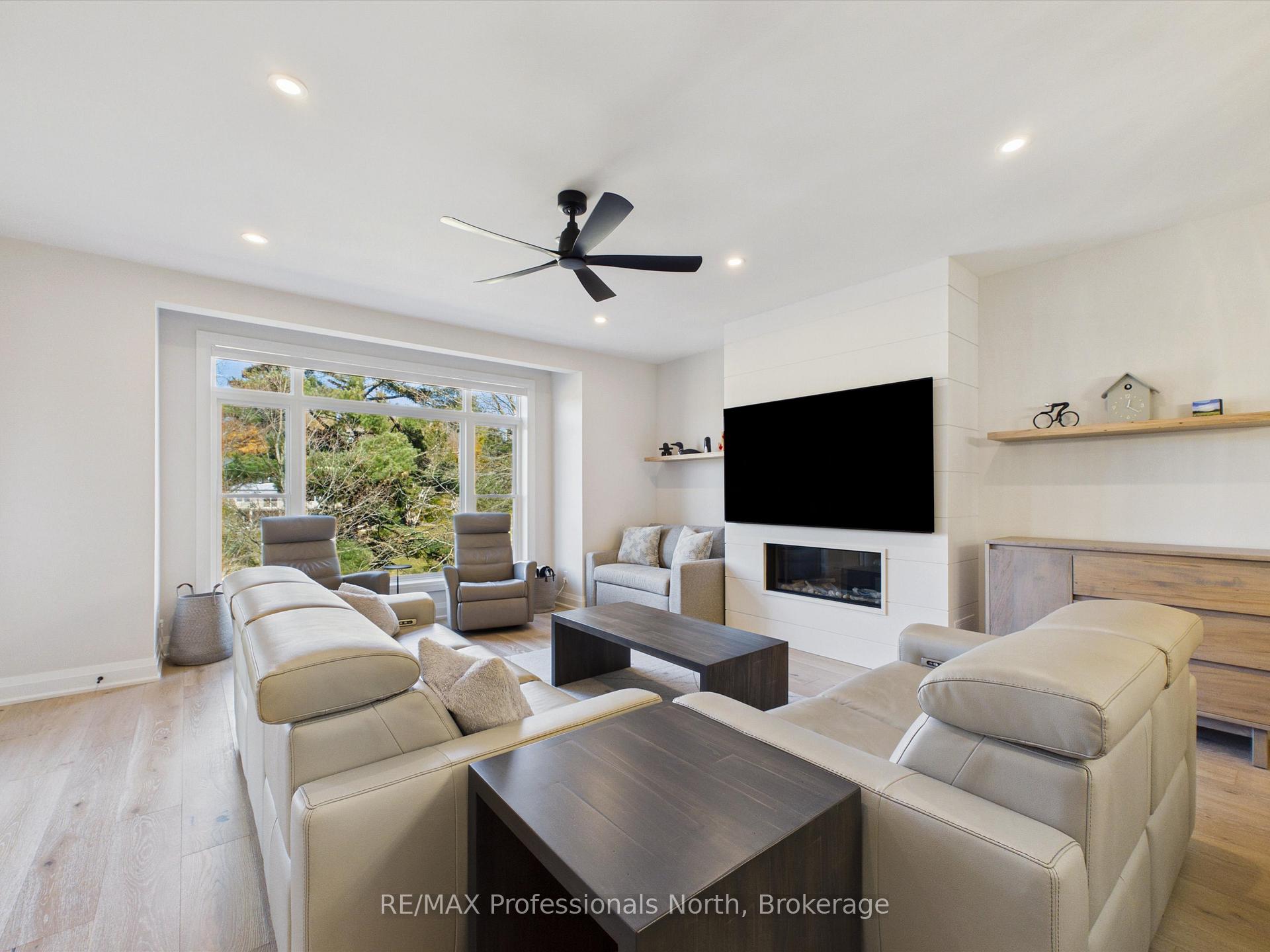 Photo 20 of Unit 402, 200 Anglo Street, Bracebridge — HOMEH