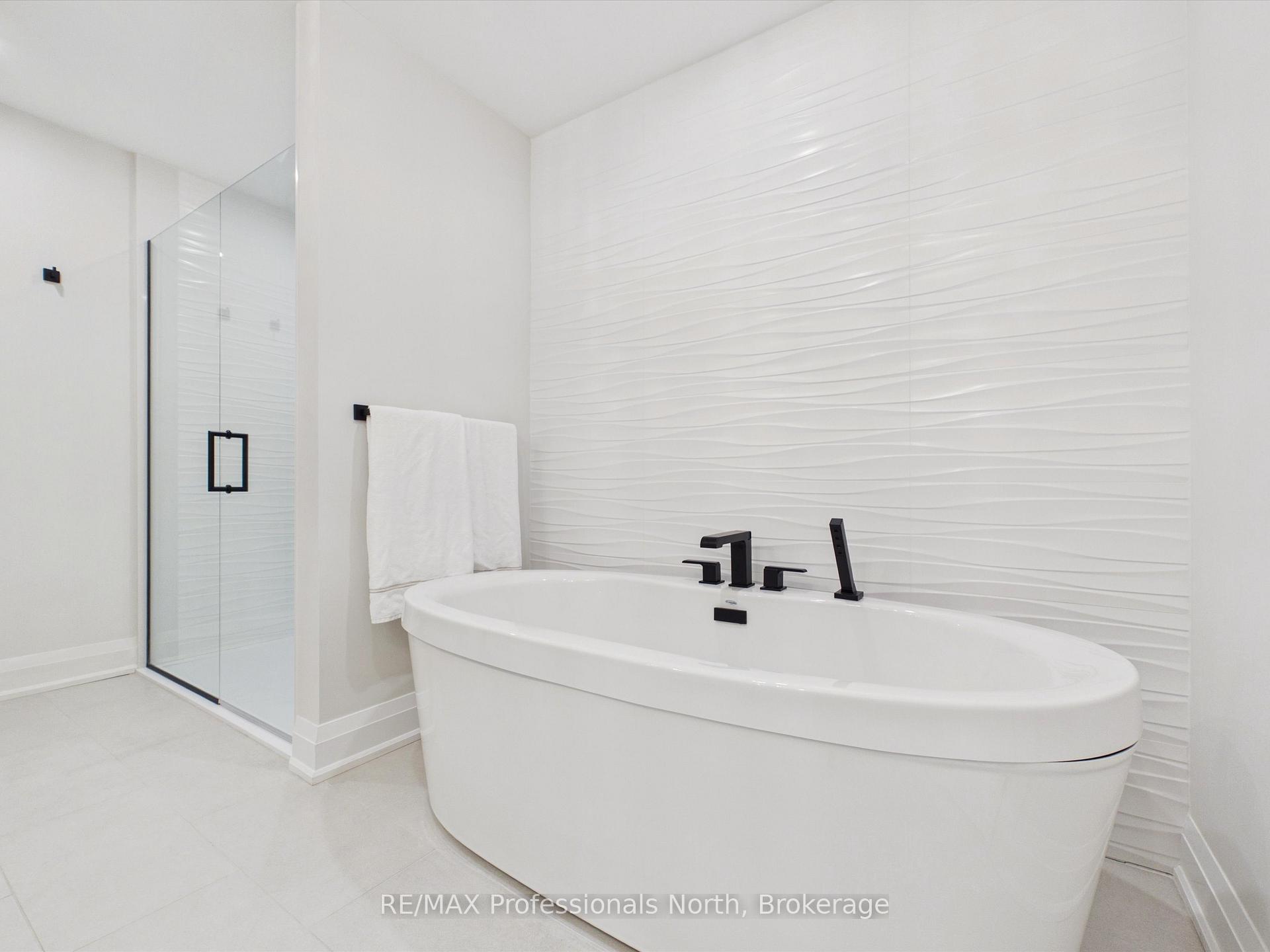 Photo 32 of Unit 402, 200 Anglo Street, Bracebridge — HOMEH