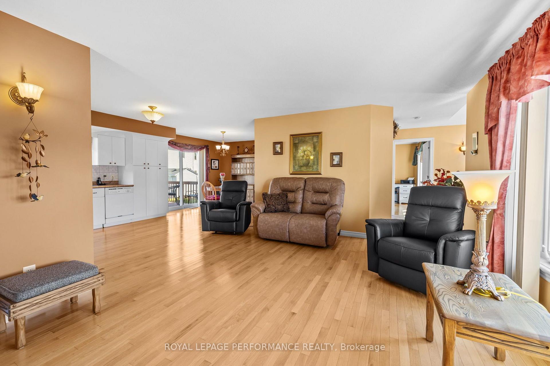 Photo 6 of 71 Faucher Boulevard, Casselman, Casselman — HOMEH