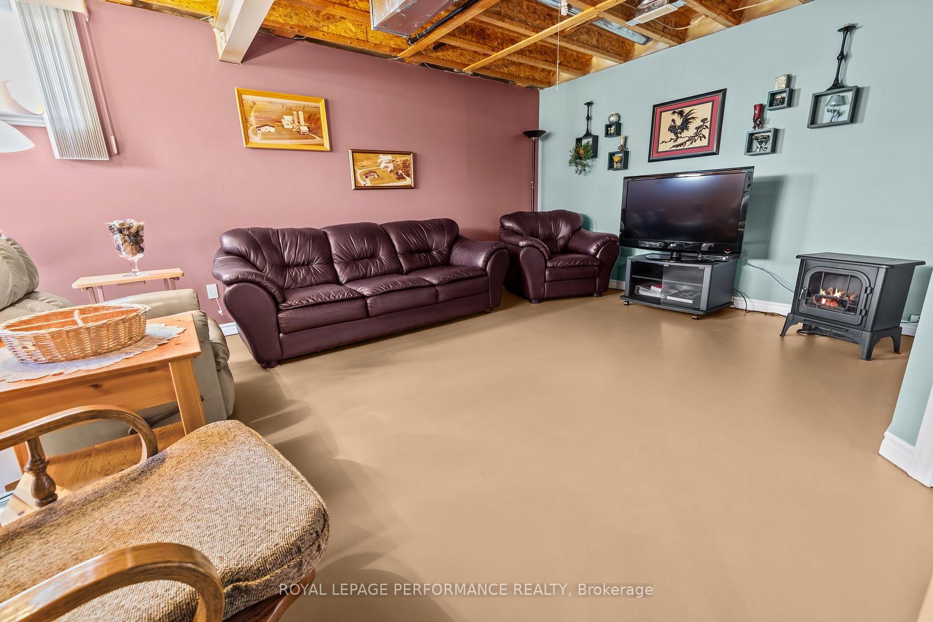 Photo 18 of 71 Faucher Boulevard, Casselman, Casselman — HOMEH