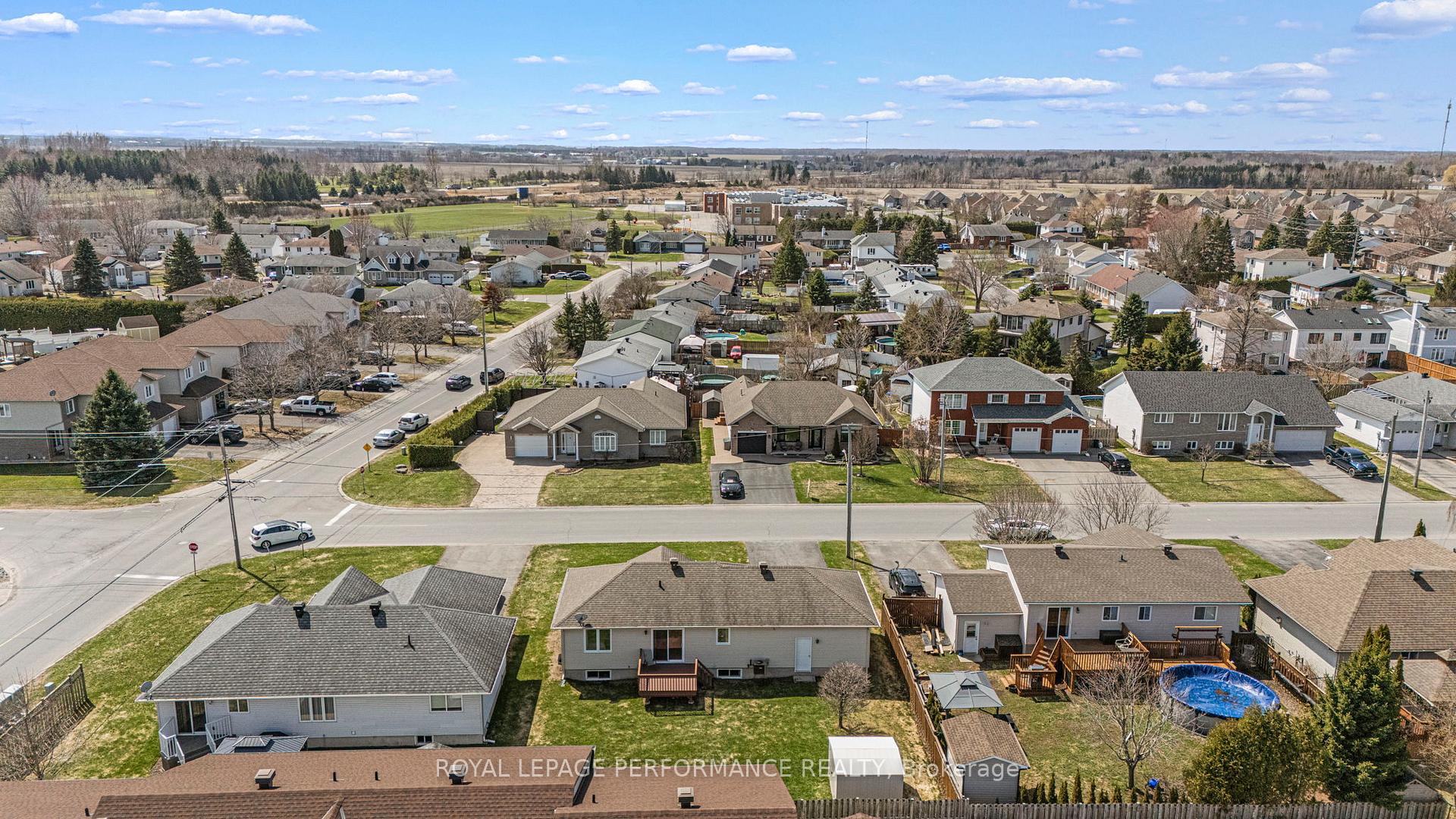 Photo 25 of 71 Faucher Boulevard, Casselman, Casselman — HOMEH