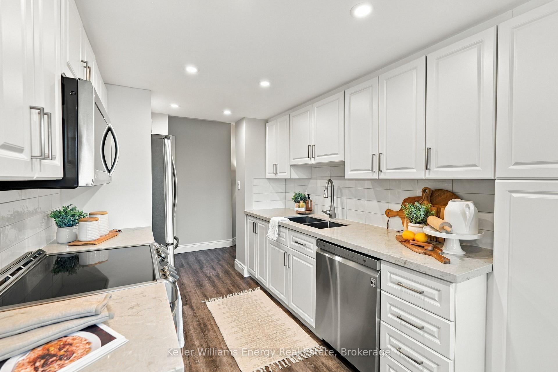Photo 8 of Unit 302, 712 Rossland Road E, Whitby, Pringle Creek — HOMEH