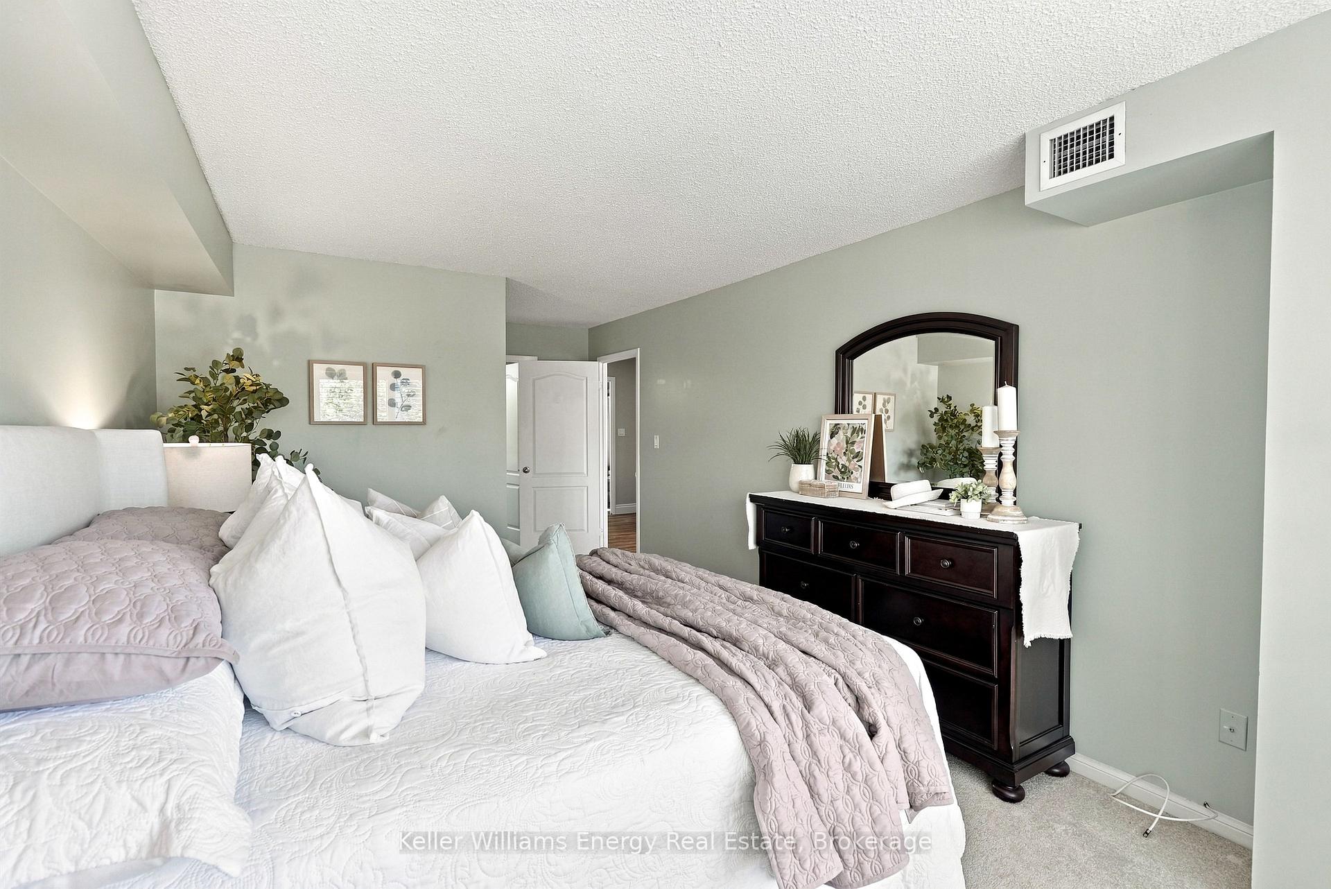 Photo 24 of Unit 302, 712 Rossland Road E, Whitby, Pringle Creek — HOMEH