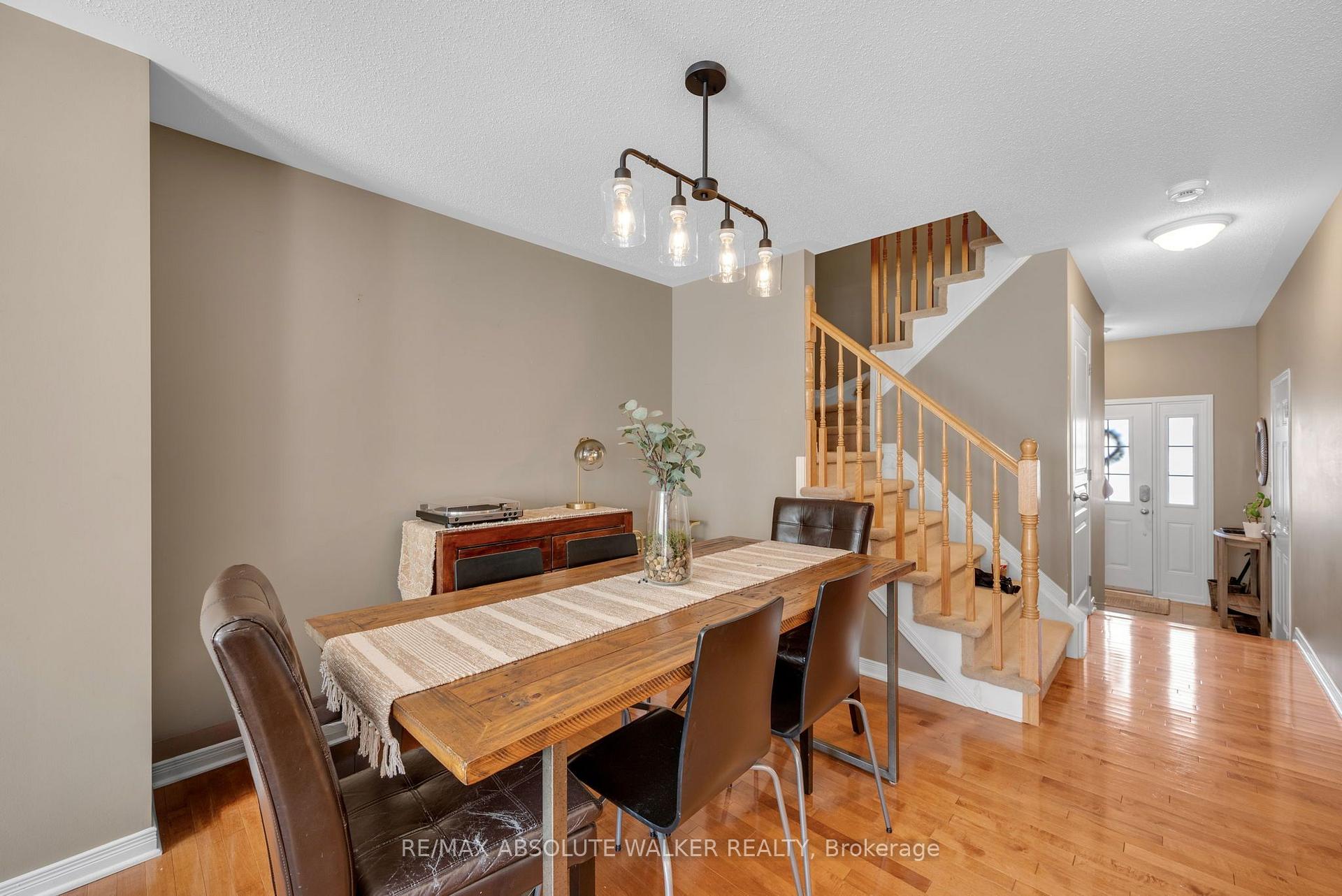 Photo 5 of 518 Fordell Avenue, Ottawa, Kanata - Morgan's Grant/South March — HOMEH