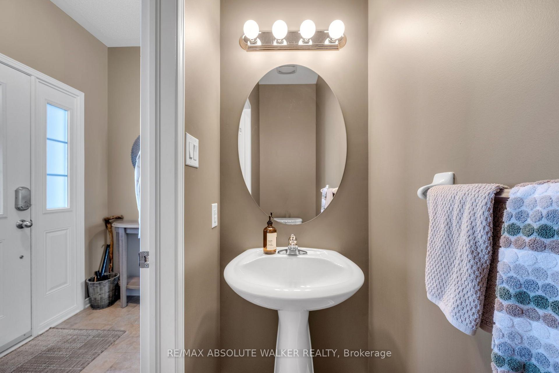 Photo 11 of 518 Fordell Avenue, Ottawa, Kanata - Morgan's Grant/South March — HOMEH