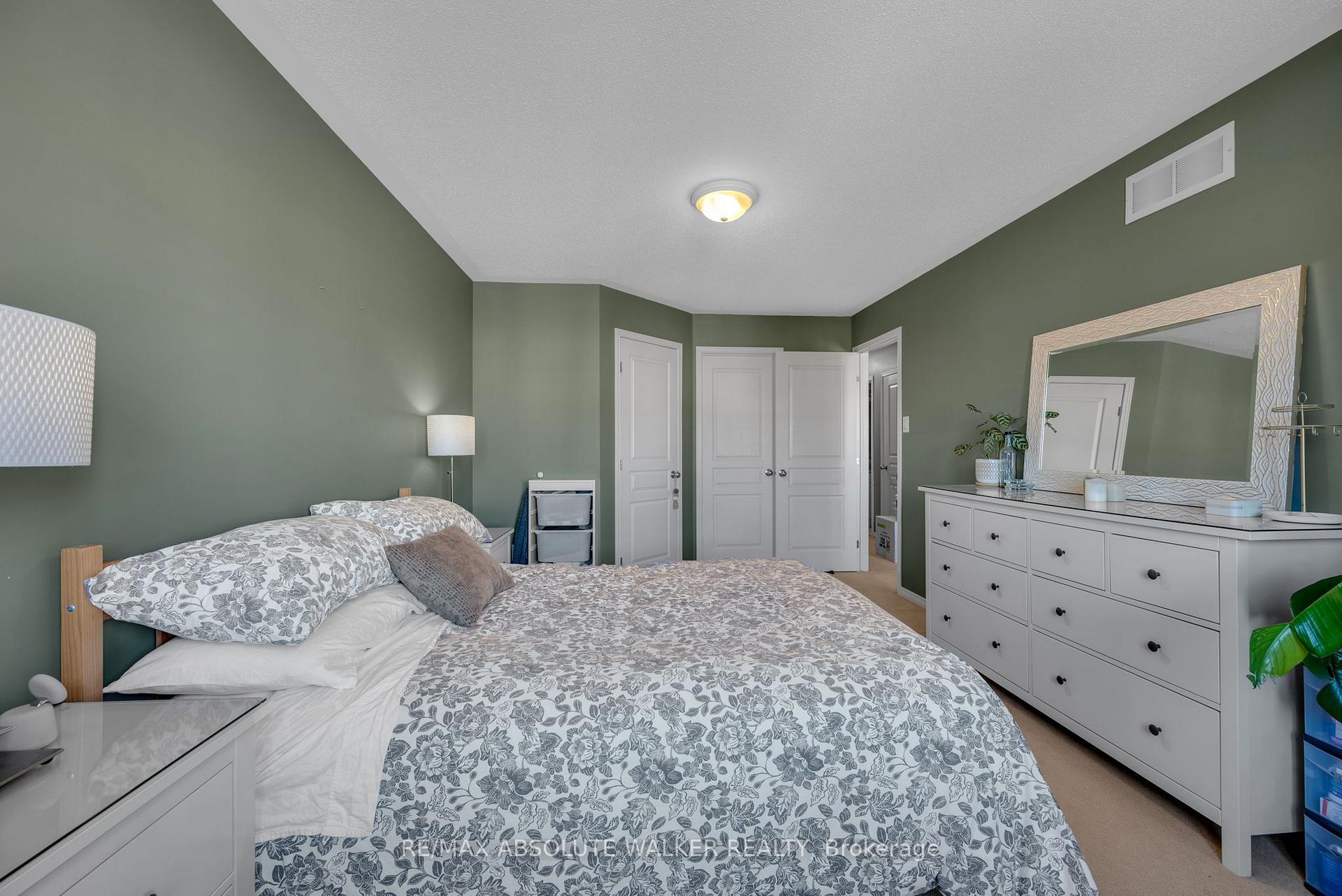 Photo 13 of 518 Fordell Avenue, Ottawa, Kanata - Morgan's Grant/South March — HOMEH