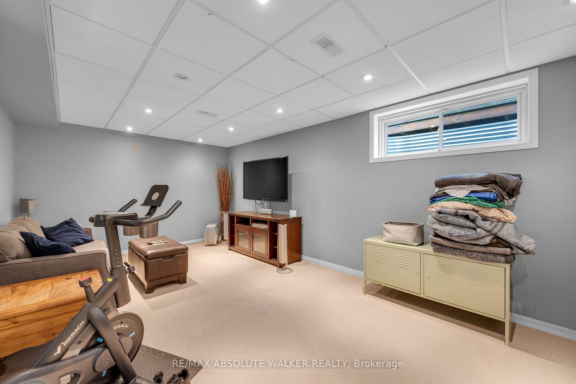 Photo 22 of 518 Fordell Avenue, Ottawa, Kanata - Morgan's Grant/South March — HOMEH