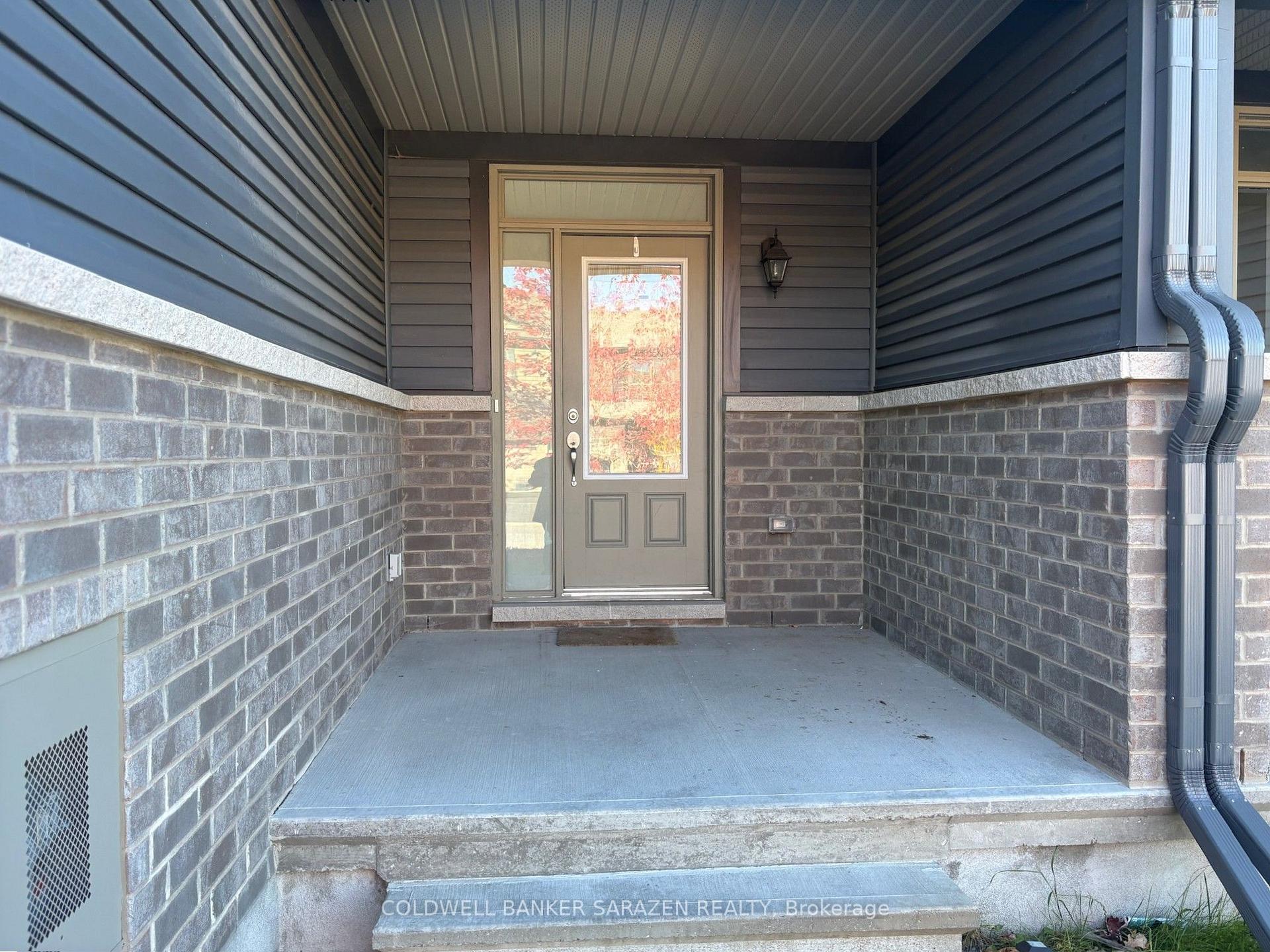 Photo 2 of 216 Tim Sheehan Place, Ottawa, Kanata - Emerald Meadows/Trailwest — HOMEH