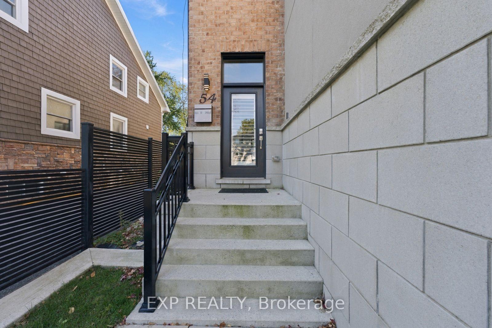 Photo 3 of 54 Benson Avenue, Mississauga, Port Credit — HOMEH