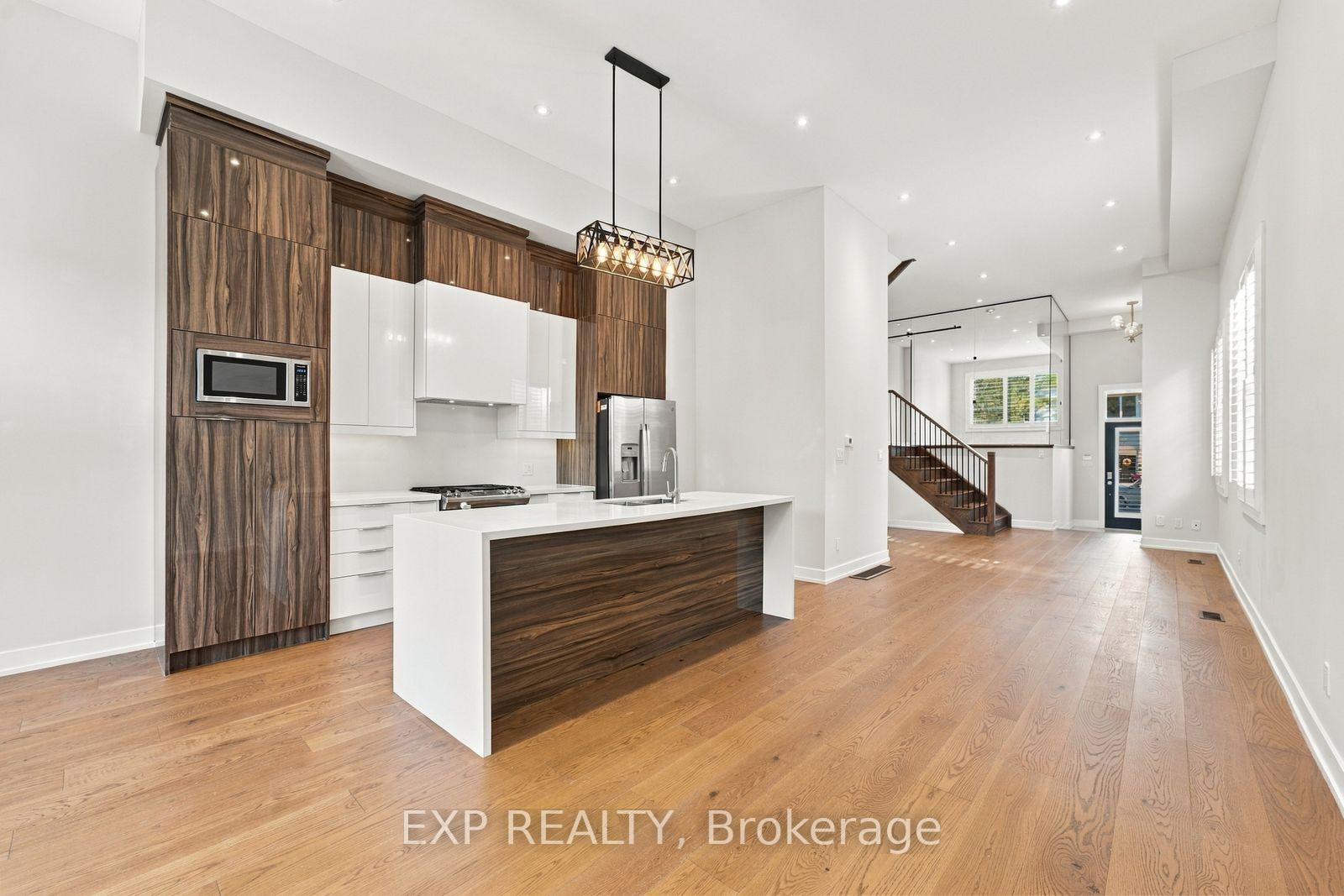 Photo 5 of 54 Benson Avenue, Mississauga, Port Credit — HOMEH