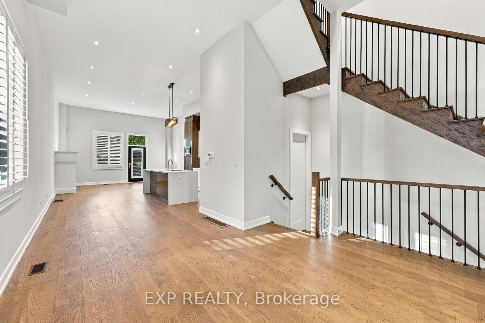 Photo 10 of 54 Benson Avenue, Mississauga, Port Credit — HOMEH