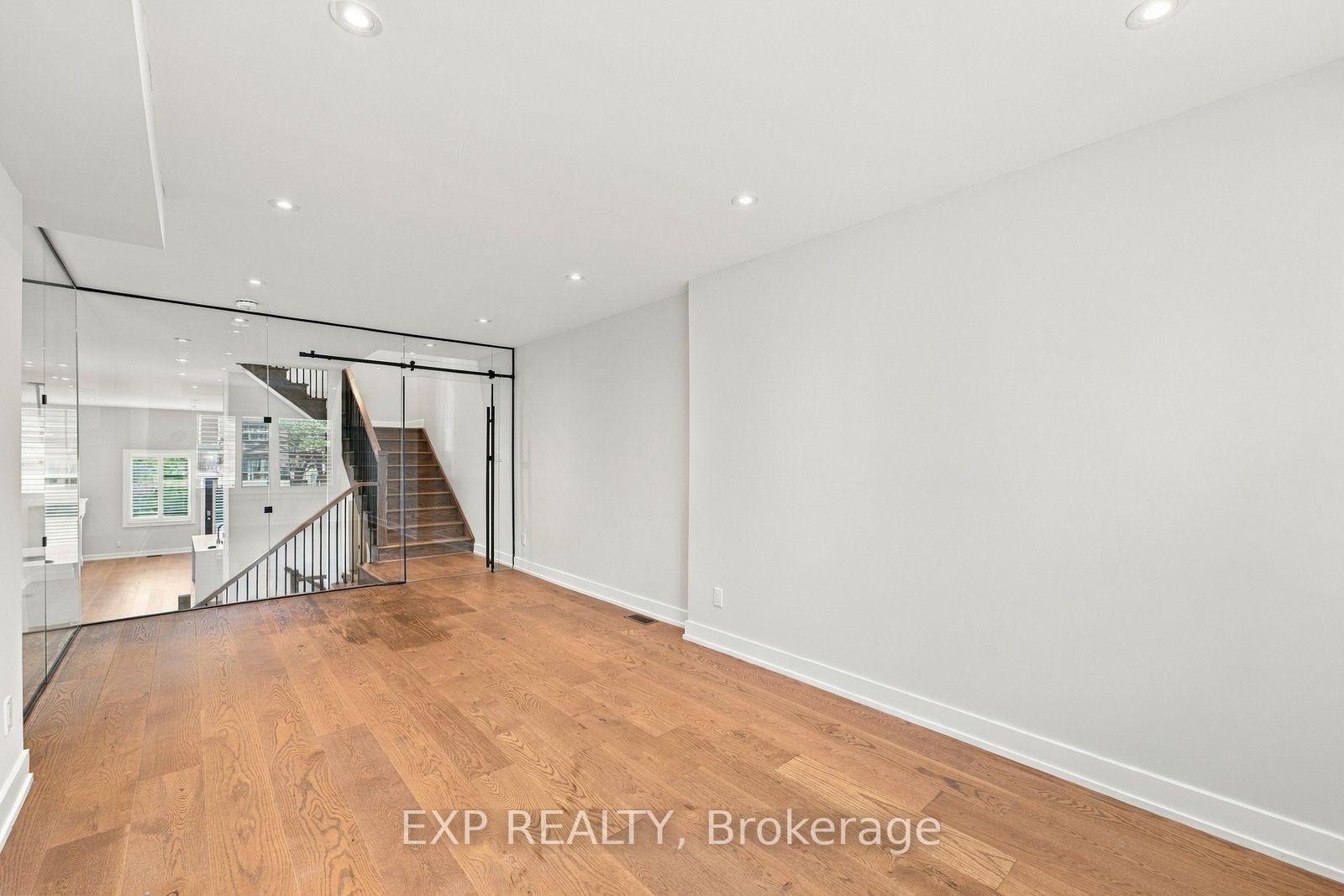 Photo 13 of 54 Benson Avenue, Mississauga, Port Credit — HOMEH