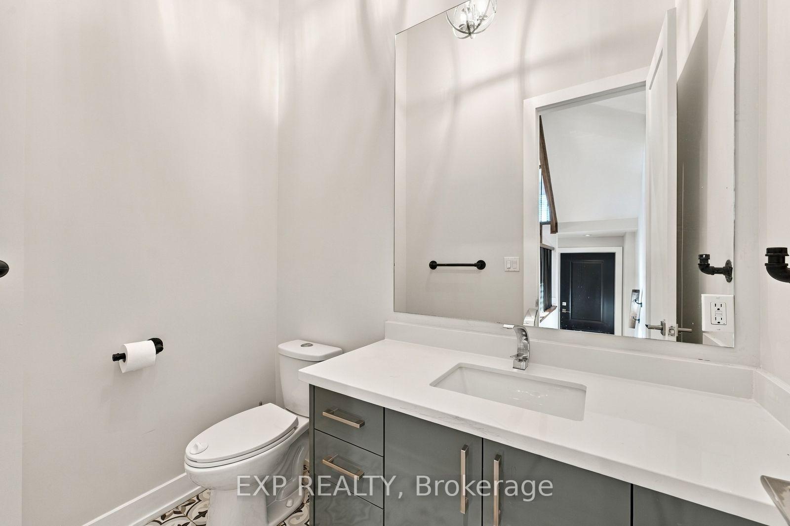 Photo 14 of 54 Benson Avenue, Mississauga, Port Credit — HOMEH