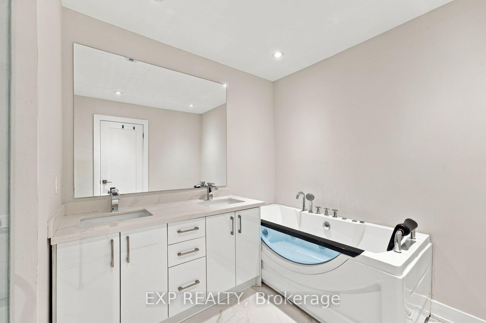 Photo 19 of 54 Benson Avenue, Mississauga, Port Credit — HOMEH