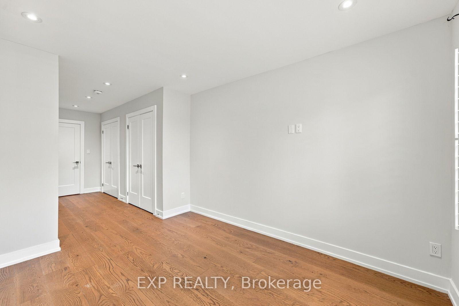 Photo 23 of 54 Benson Avenue, Mississauga, Port Credit — HOMEH
