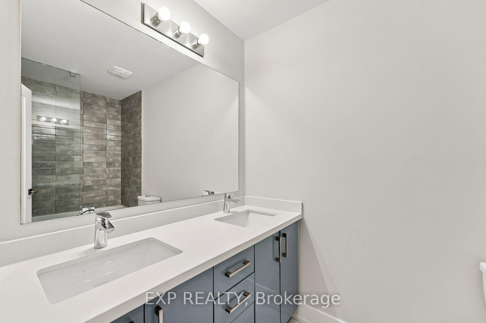 Photo 25 of 54 Benson Avenue, Mississauga, Port Credit — HOMEH