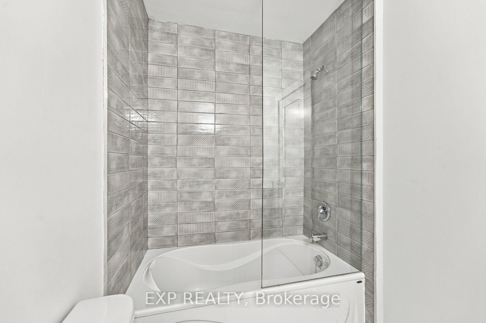 Photo 26 of 54 Benson Avenue, Mississauga, Port Credit — HOMEH