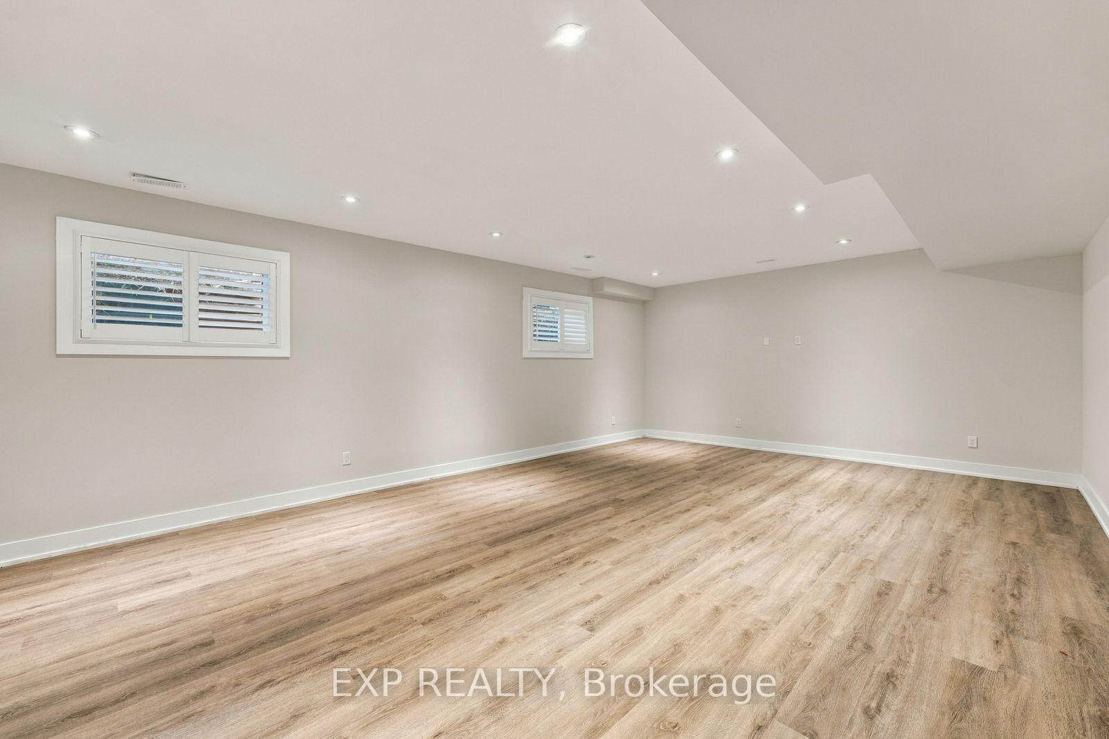 Photo 28 of 54 Benson Avenue, Mississauga, Port Credit — HOMEH