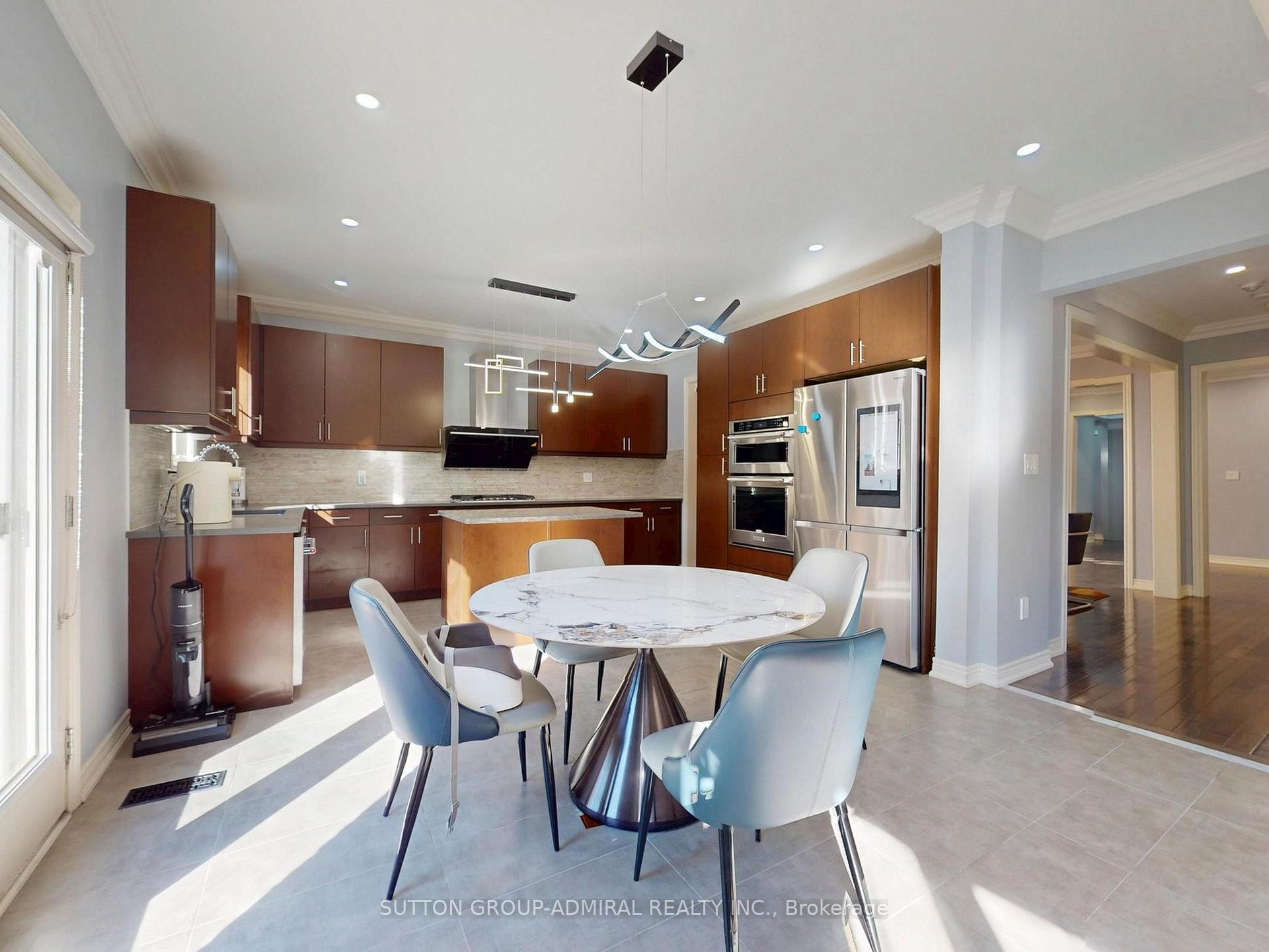 Photo 10 of 108 Baldry Avenue, Vaughan, Patterson — HOMEH
