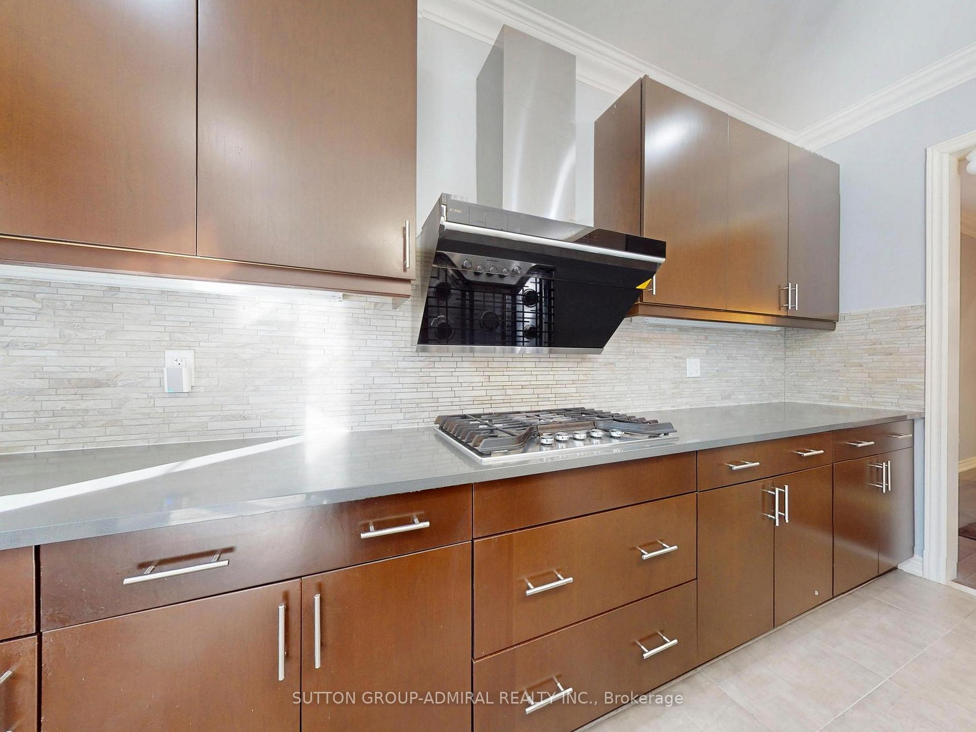 Photo 11 of 108 Baldry Avenue, Vaughan, Patterson — HOMEH