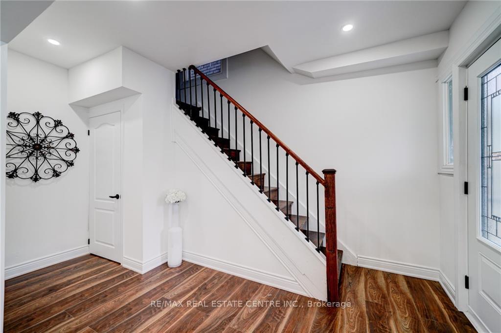 Photo 3 of 9 Gibson Avenue, Hamilton, Gibson — HOMEH