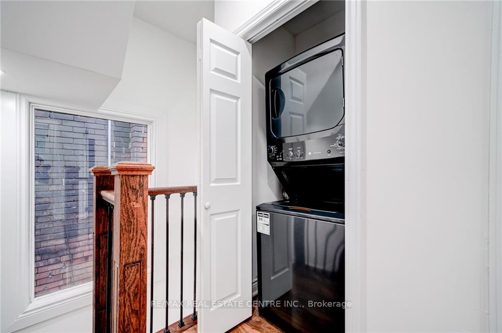 Photo 13 of 9 Gibson Avenue, Hamilton, Gibson — HOMEH
