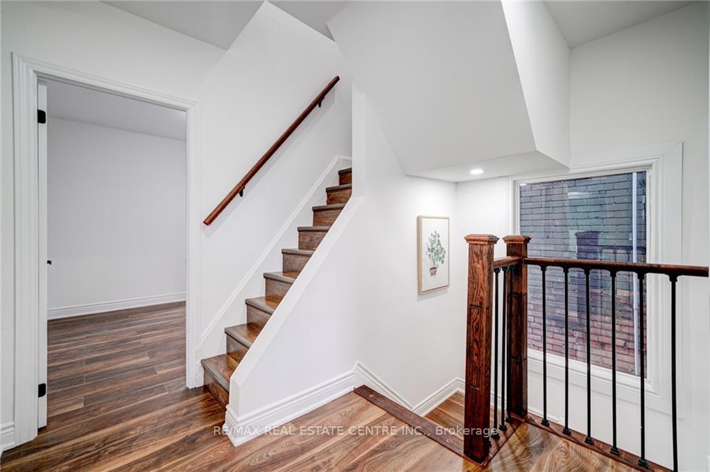 Photo 14 of 9 Gibson Avenue, Hamilton, Gibson — HOMEH