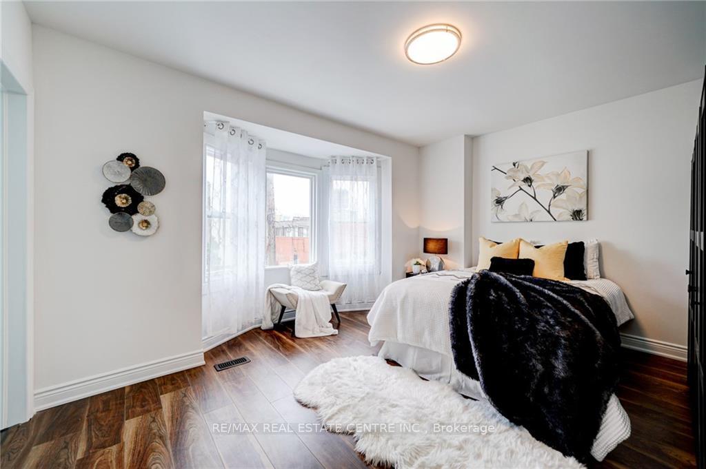 Photo 15 of 9 Gibson Avenue, Hamilton, Gibson — HOMEH