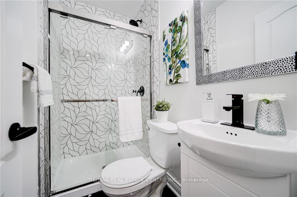 Photo 18 of 9 Gibson Avenue, Hamilton, Gibson — HOMEH